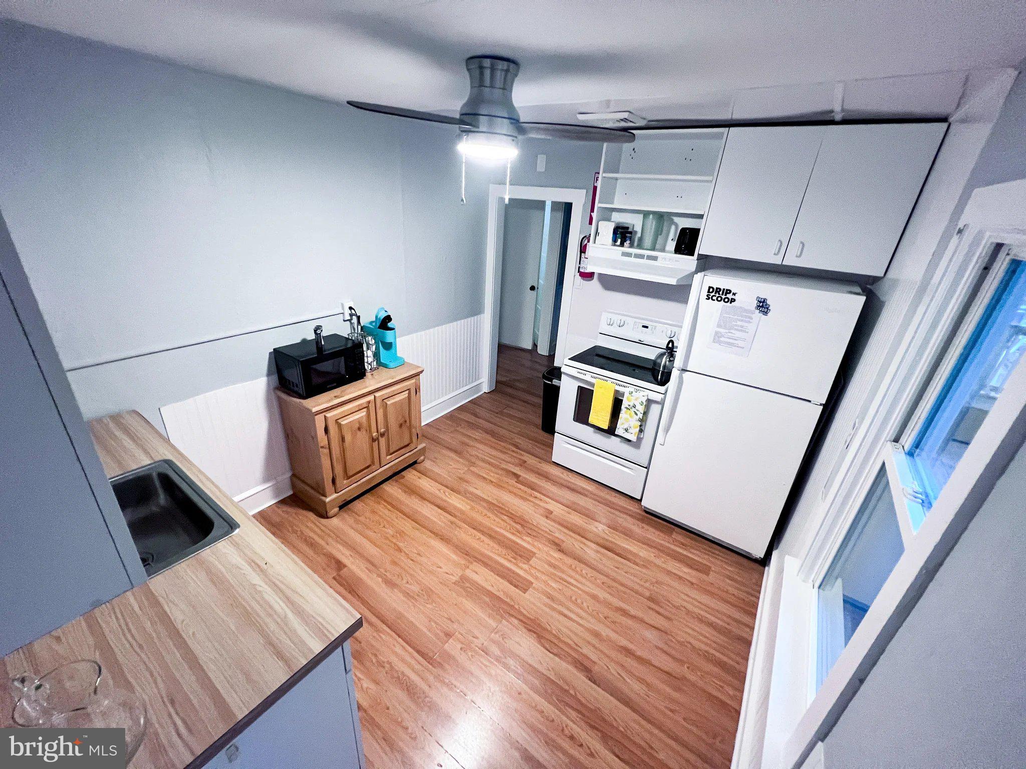 17 E CONNECTICUT AVENUE 2ND FLOOR