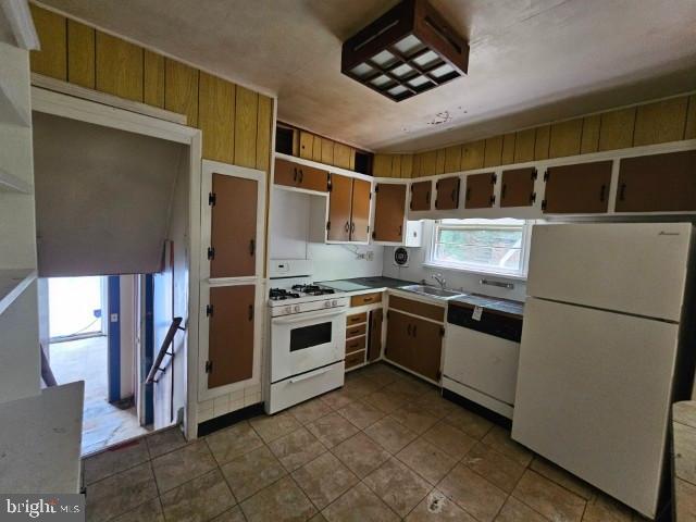 WILLOW RUN - Residential