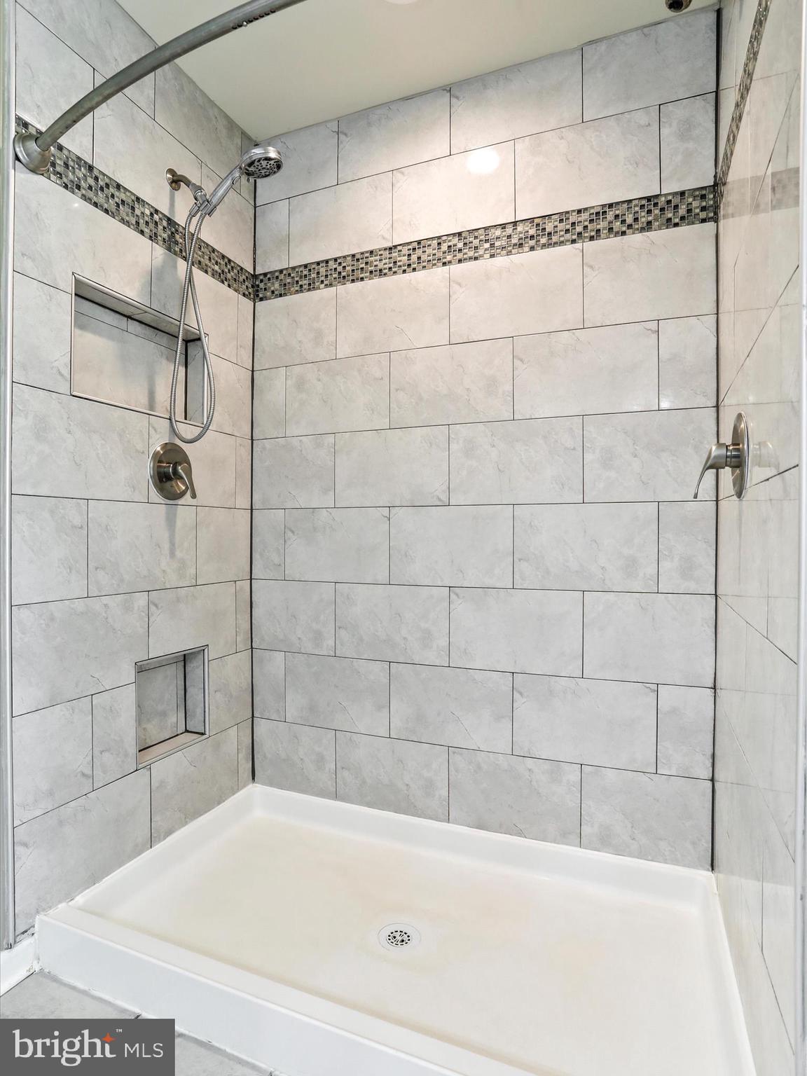 MEADOWS OF ARDEN - Residential