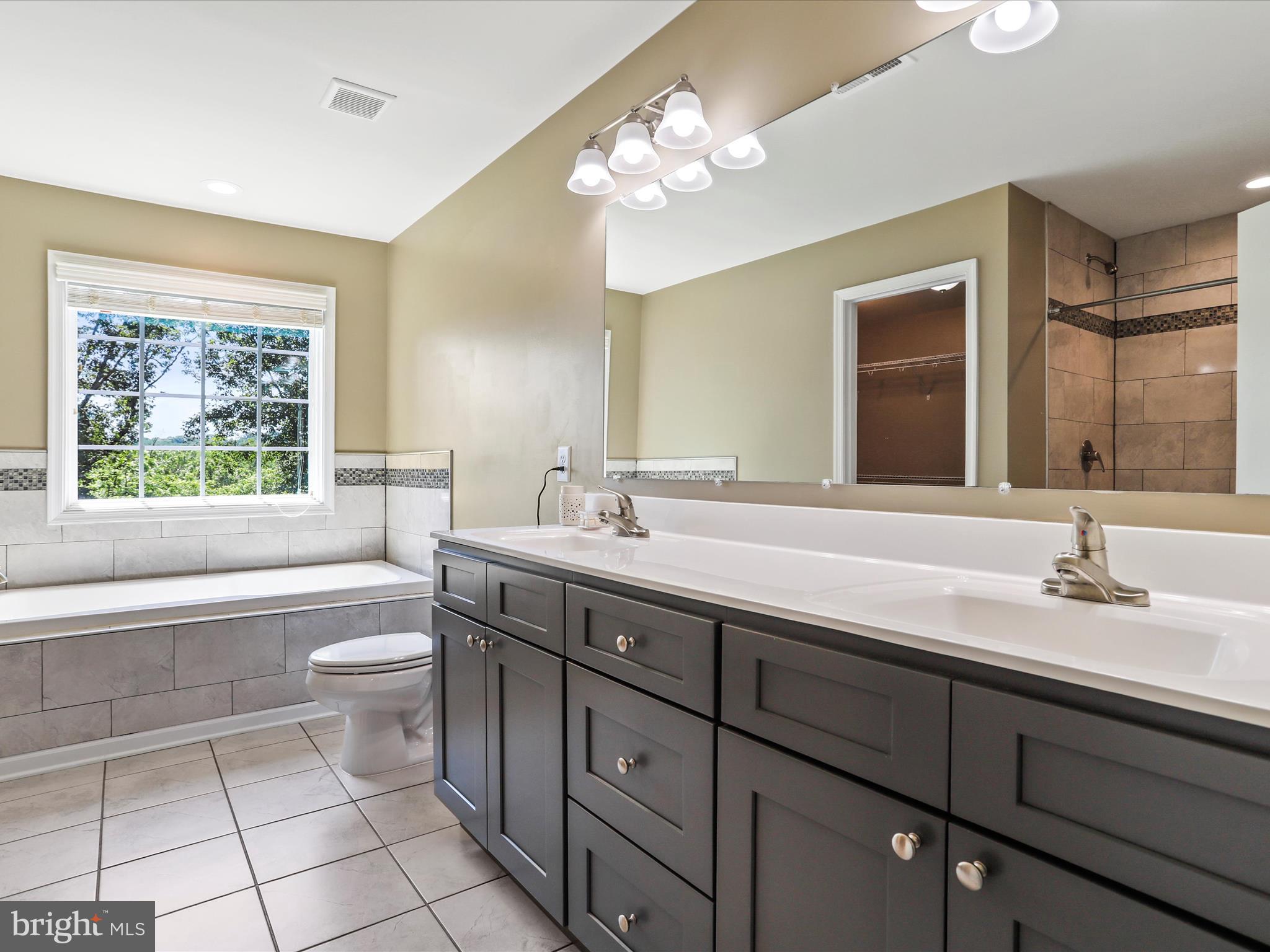 MEADOWS OF ARDEN - Residential