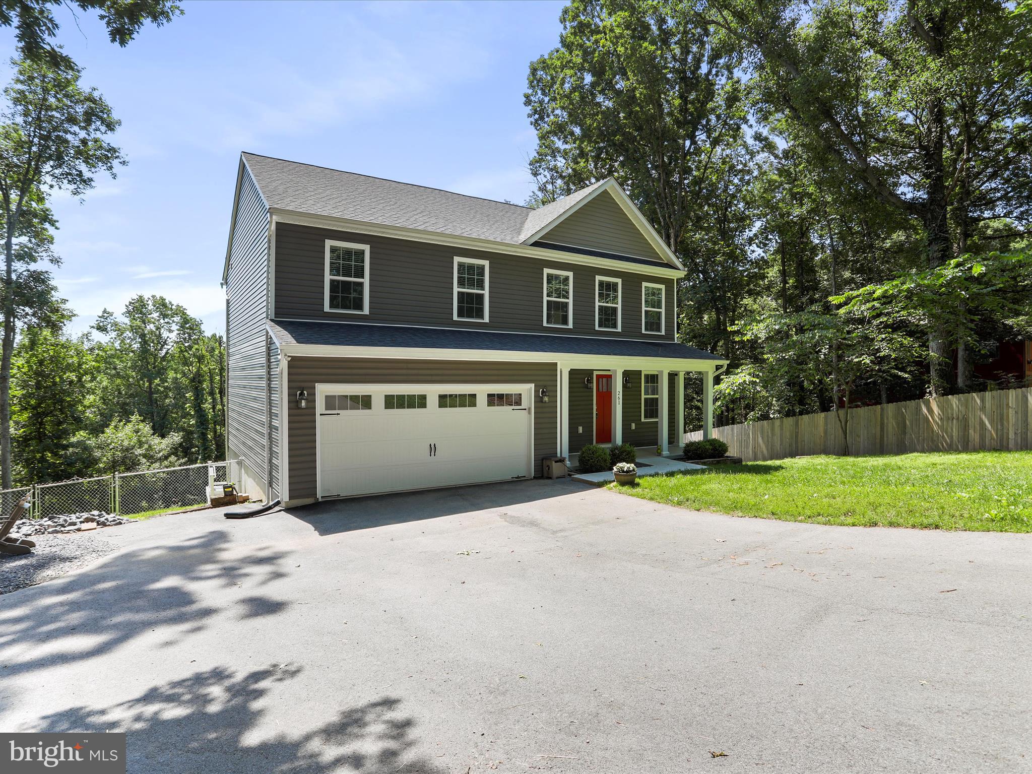 MEADOWS OF ARDEN - Residential