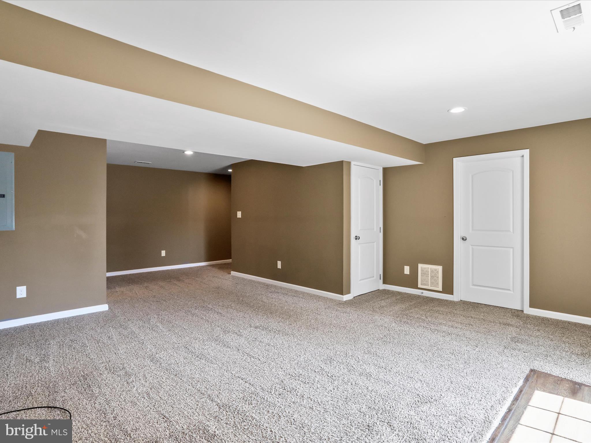 MEADOWS OF ARDEN - Residential