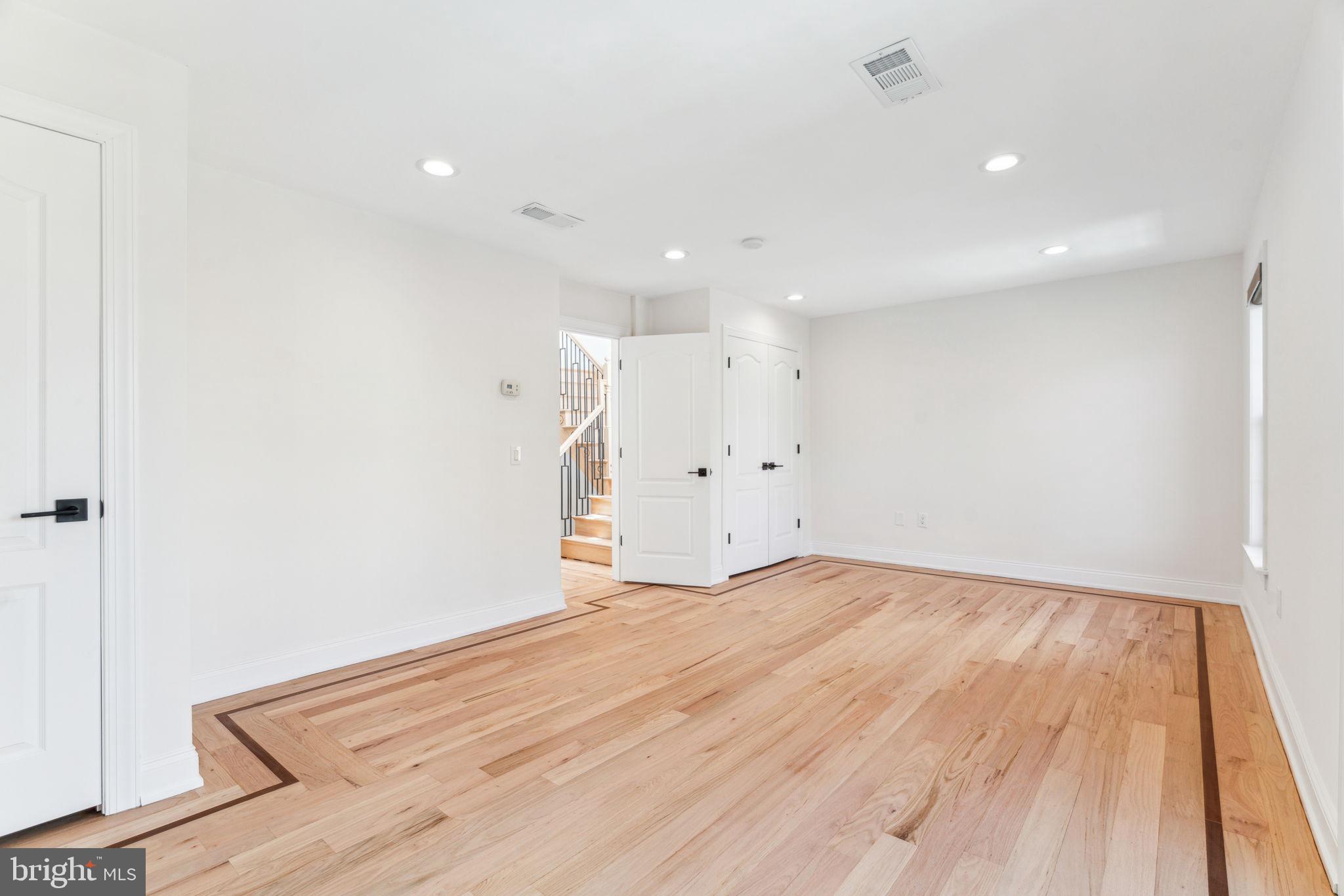 FAIRMOUNT - Residential