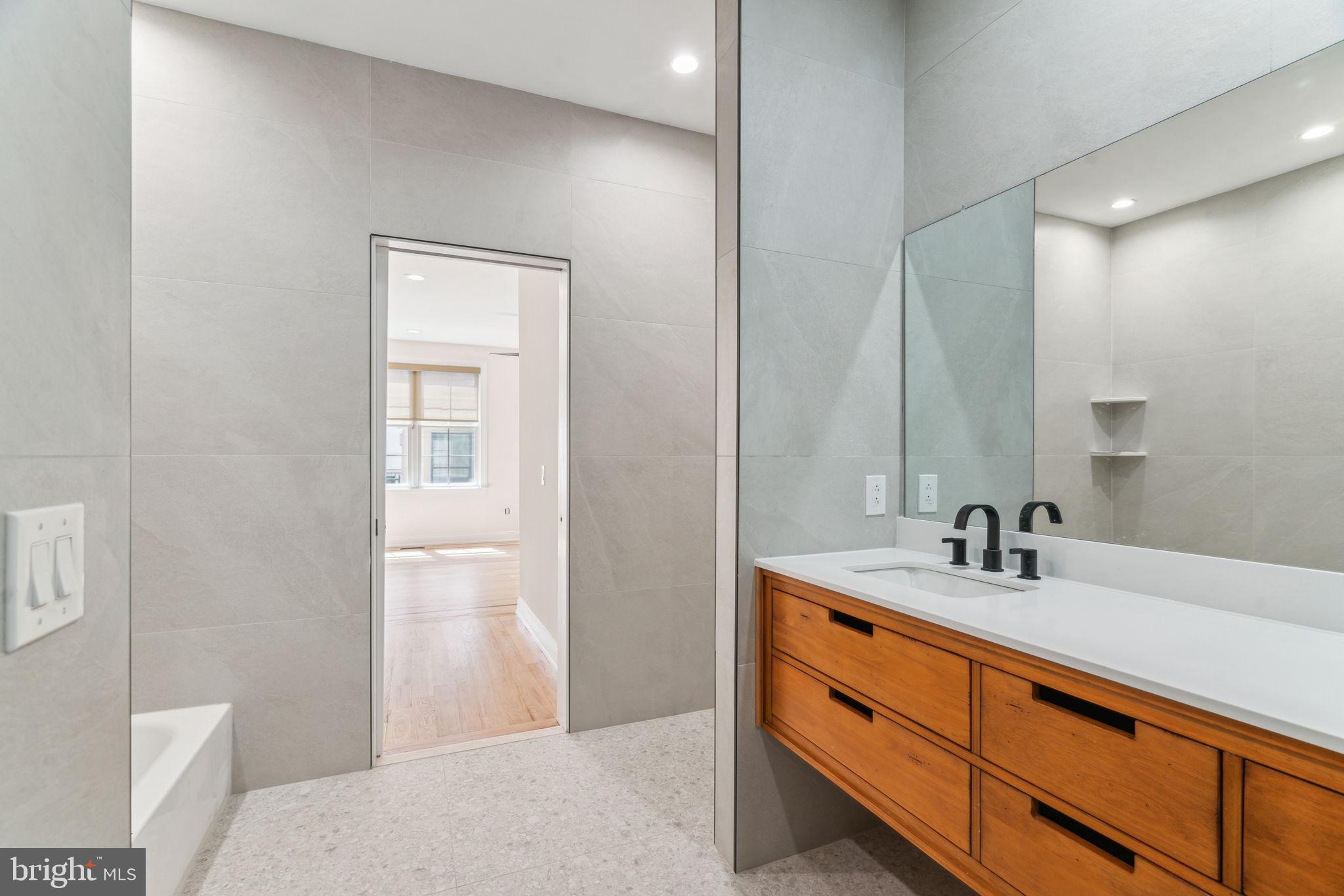 FAIRMOUNT - Residential