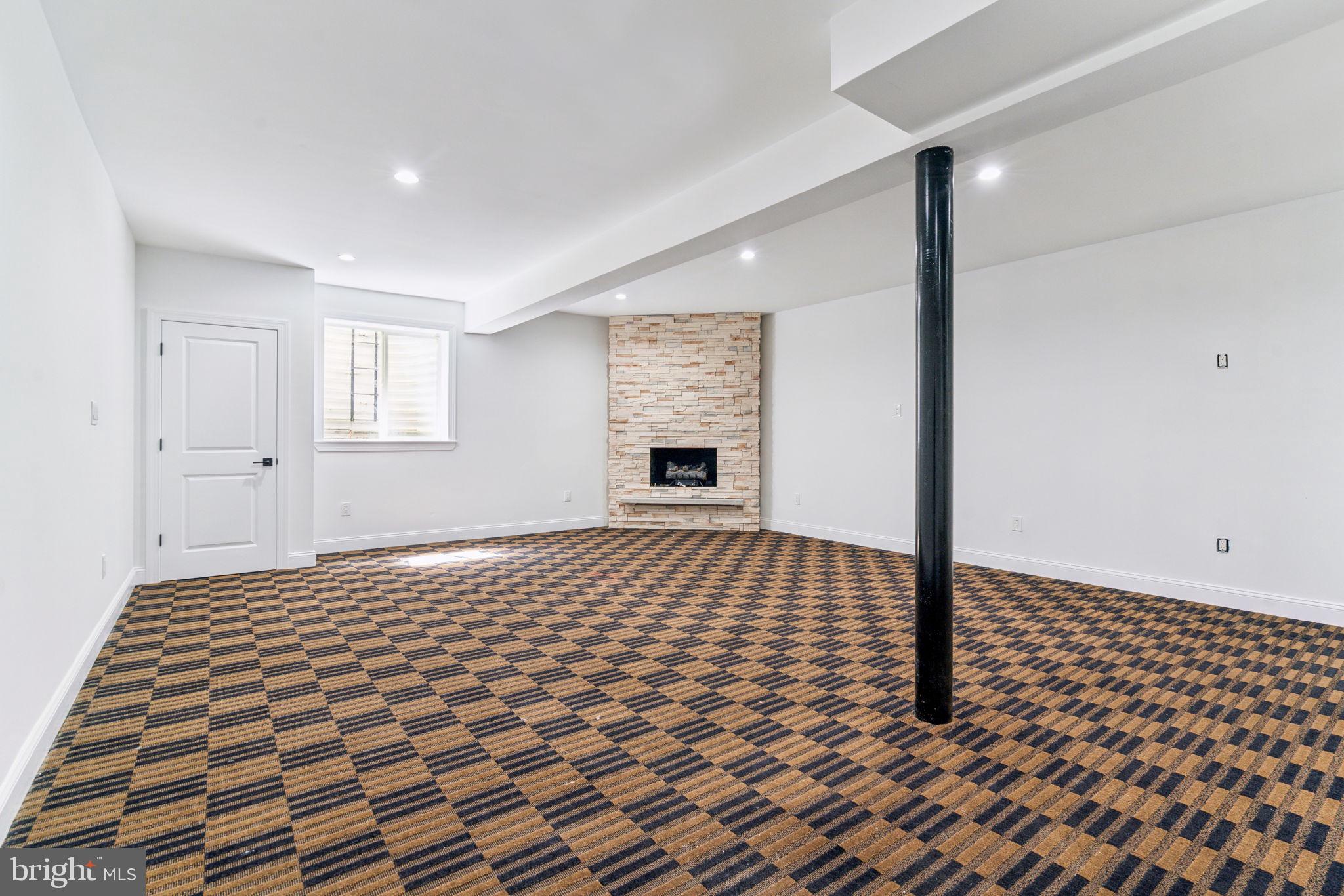 FAIRMOUNT - Residential