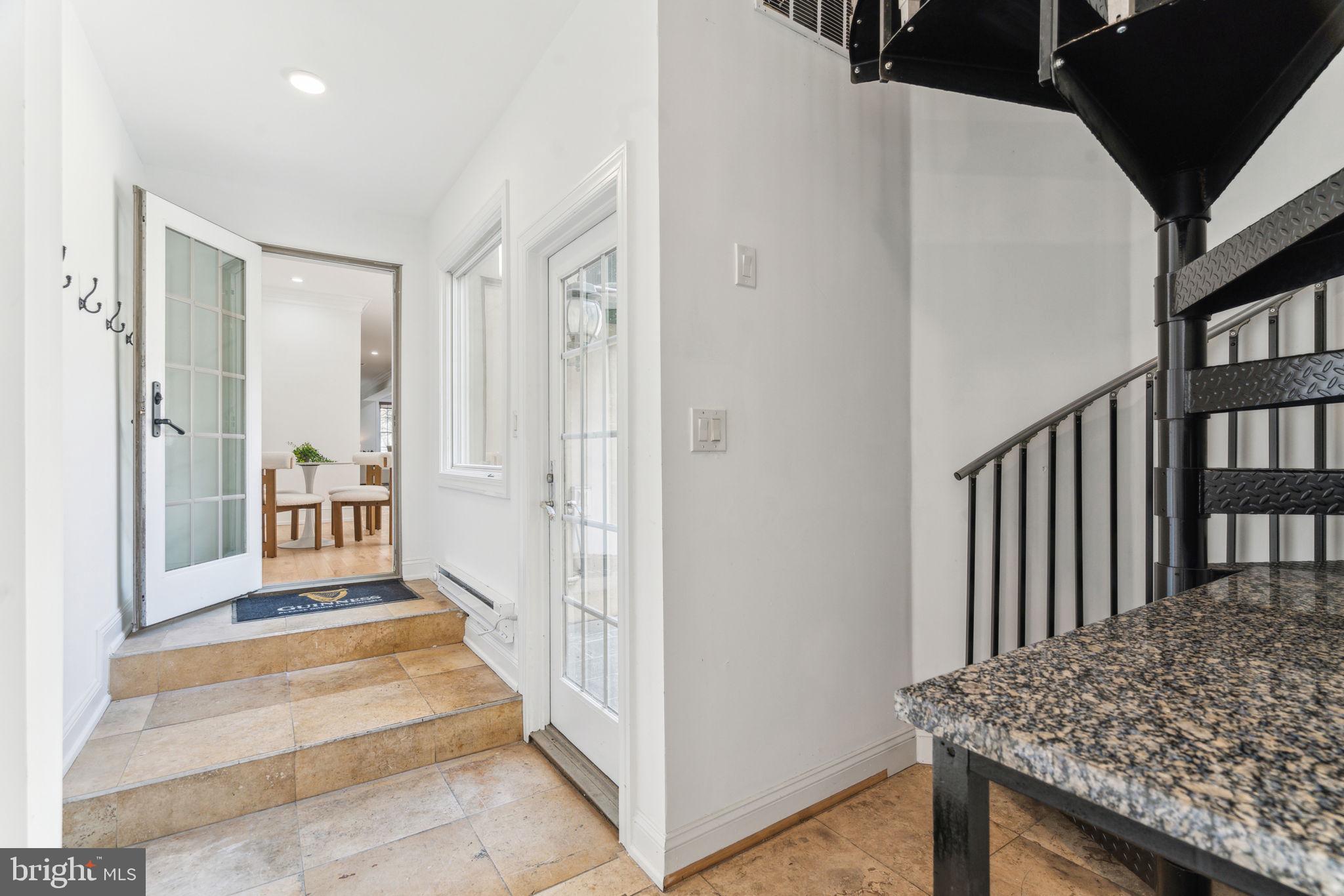 FAIRMOUNT - Residential