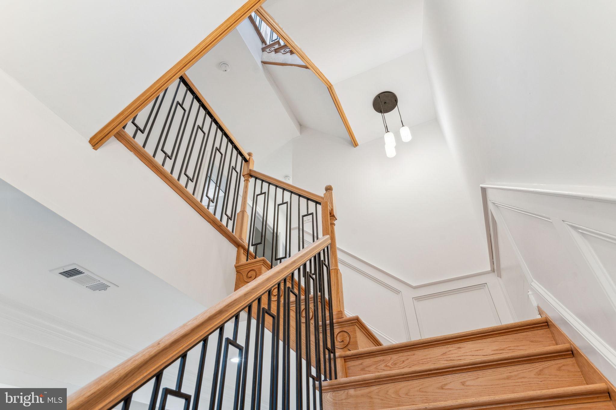 FAIRMOUNT - Residential