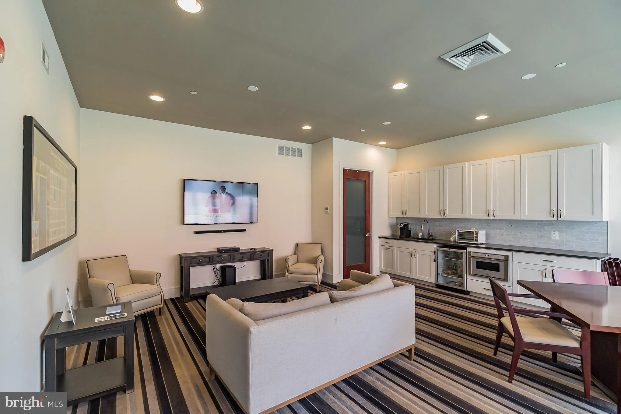 Philadelphia, Pennsylvania 19147, United States, 4 Bedrooms Bedrooms, ,4 BathroomsBathrooms,Residential,Coming Soon,234973