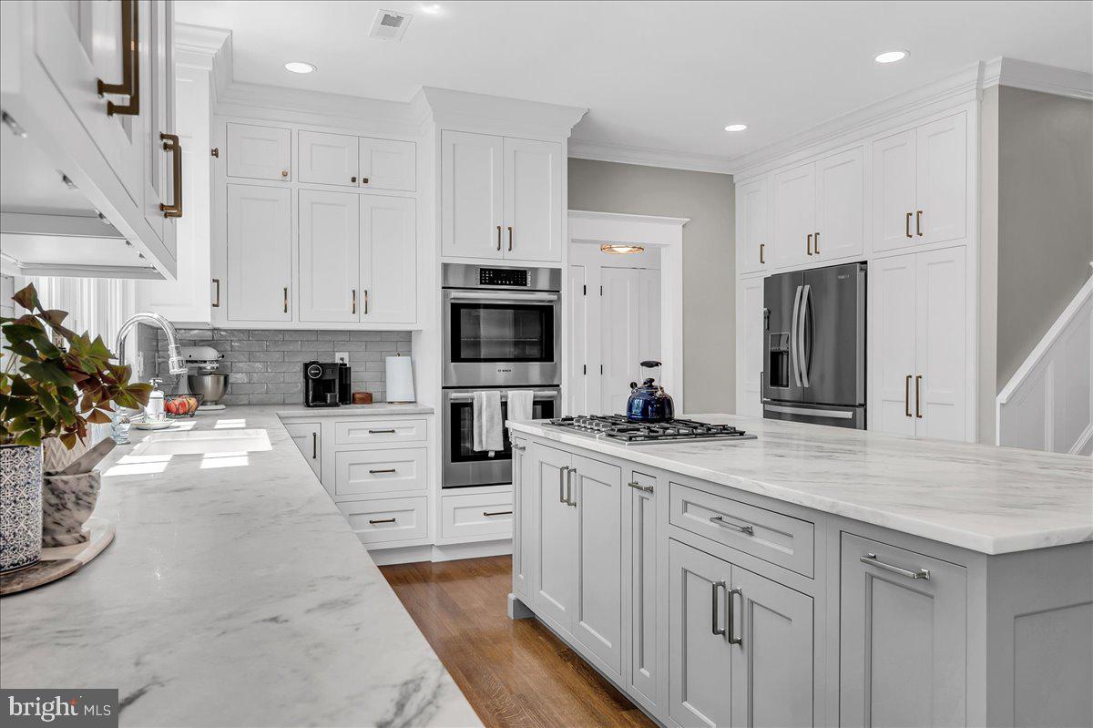 WILLOWDALE CROSSIN - Residential