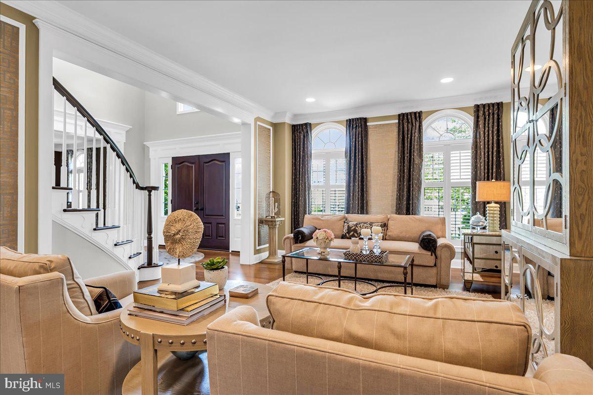 306 ROSE GLEN LANE