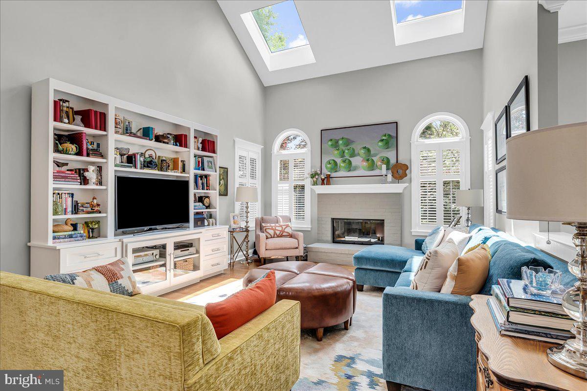 WILLOWDALE CROSSIN - Residential