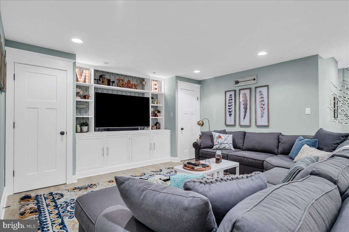 WILLOWDALE CROSSIN - Residential