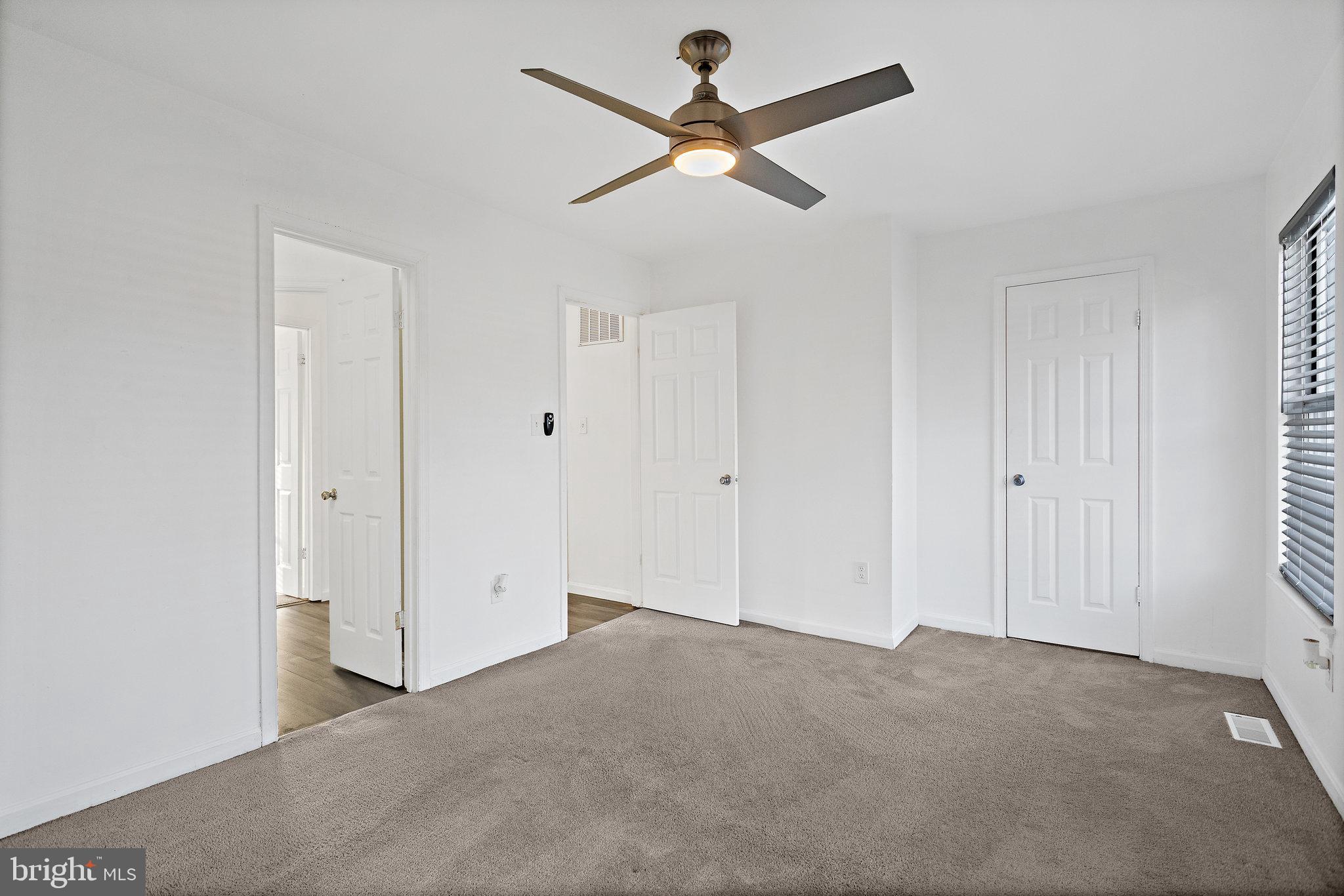 LONDON WOODS - Residential Lease