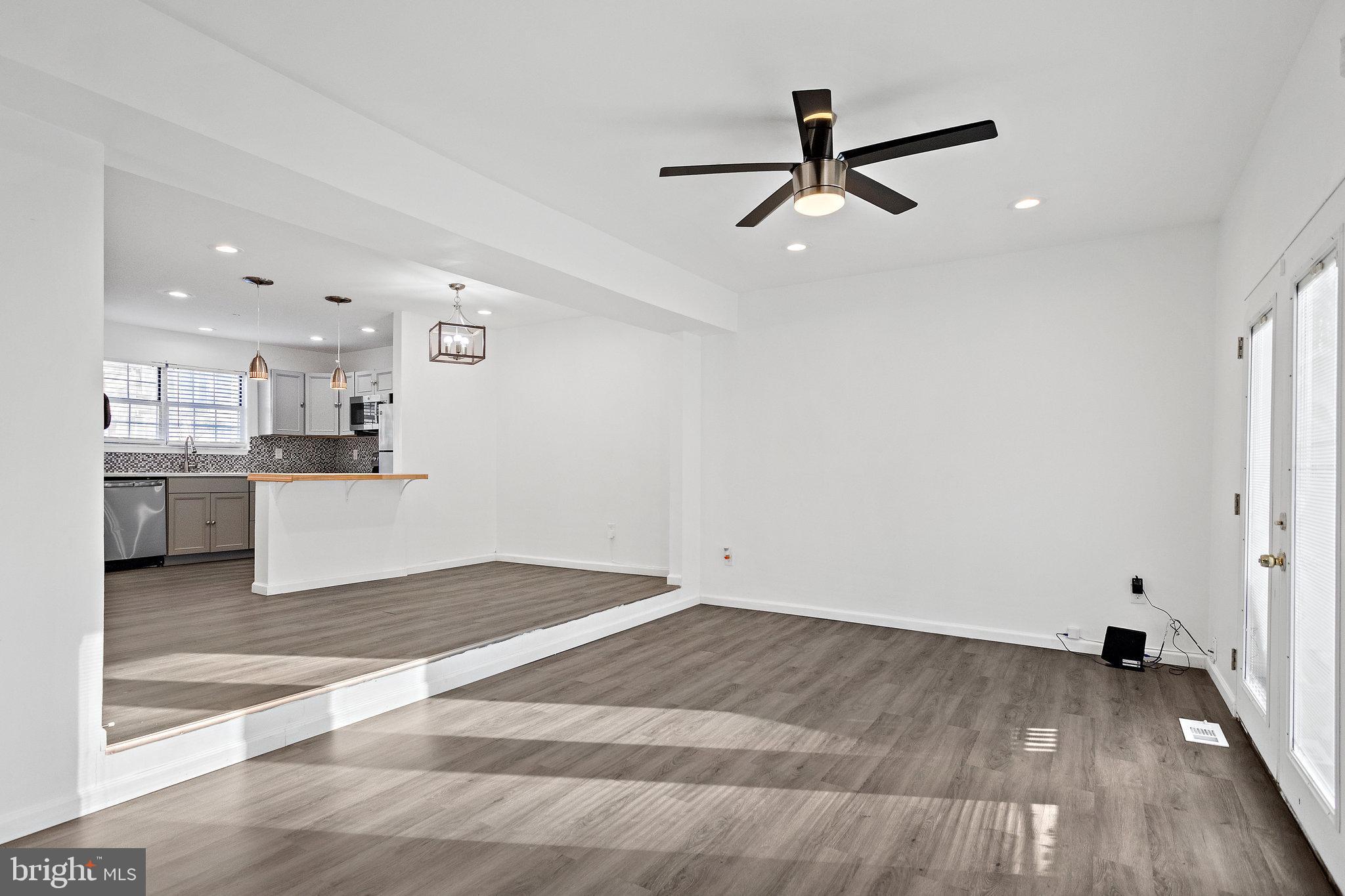 LONDON WOODS - Residential Lease