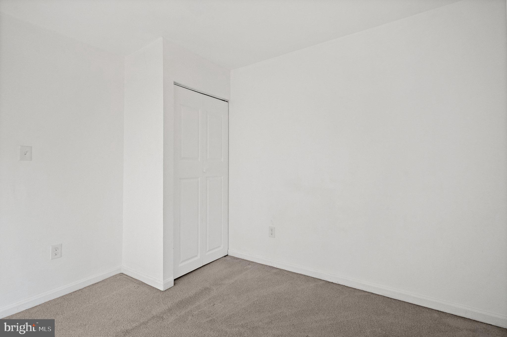 LONDON WOODS - Residential Lease