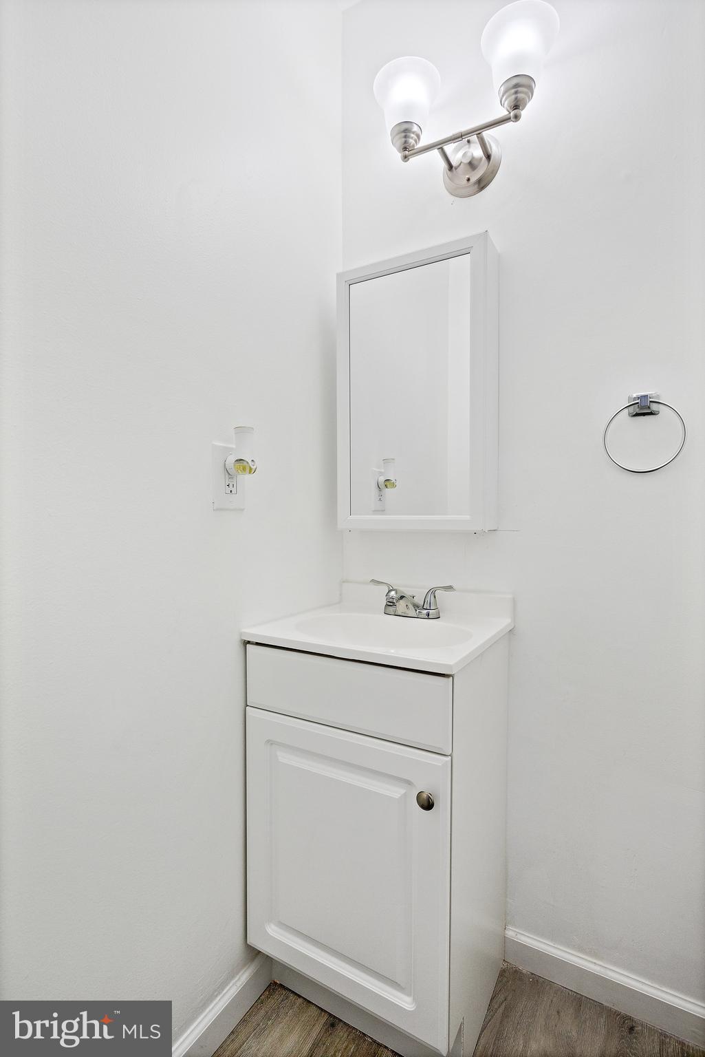 LONDON WOODS - Residential Lease