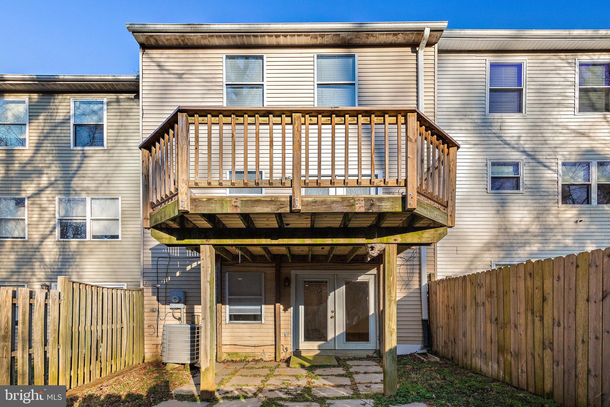 LONDON WOODS - Residential Lease