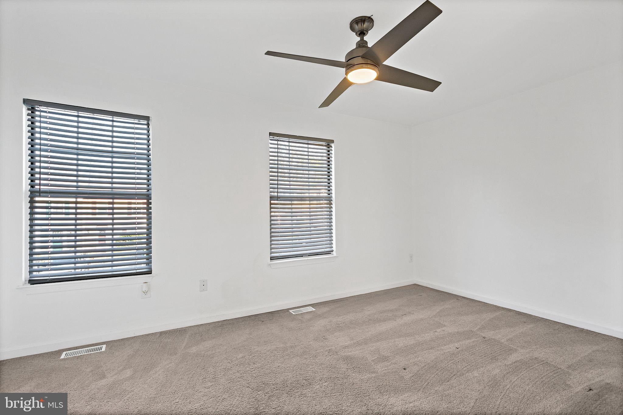 LONDON WOODS - Residential Lease