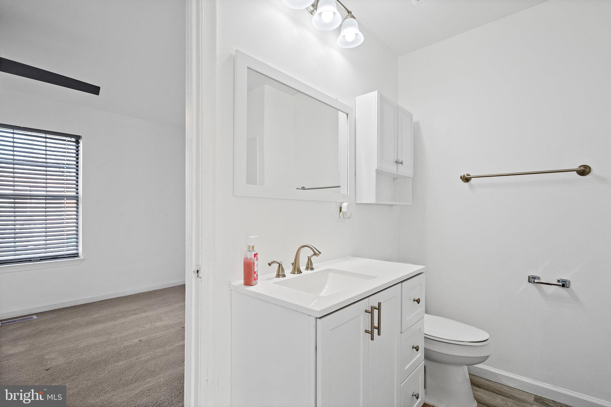 LONDON WOODS - Residential Lease