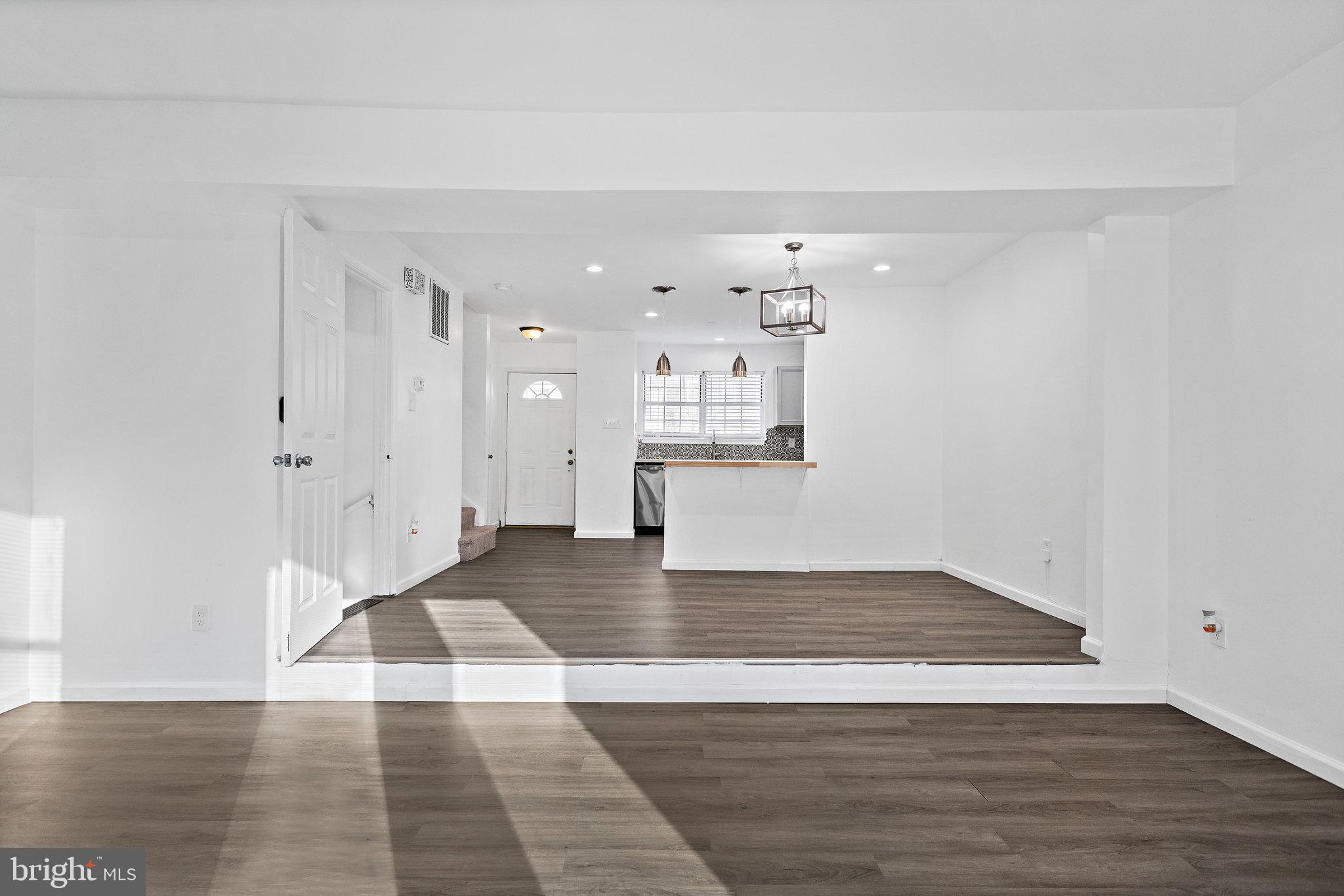 LONDON WOODS - Residential Lease