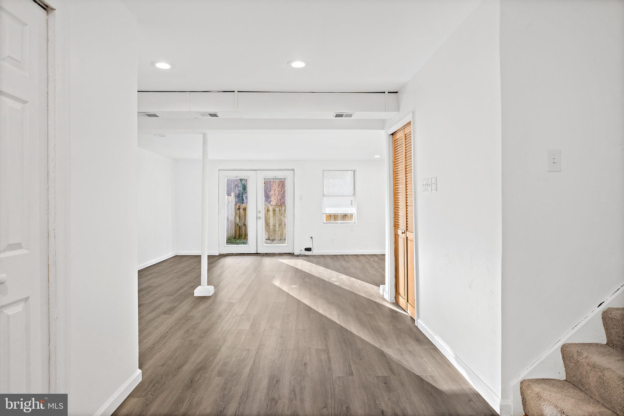 LONDON WOODS - Residential Lease