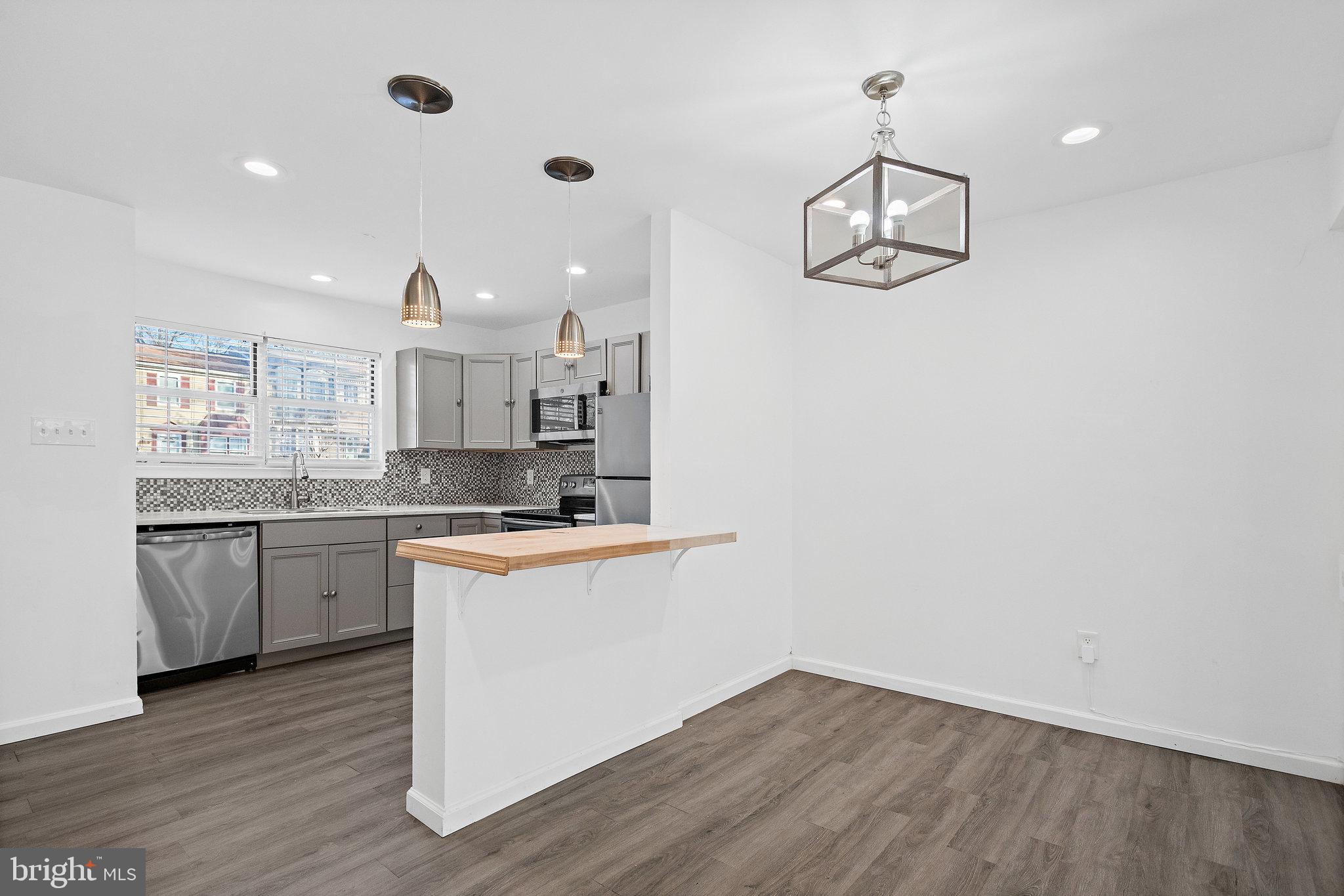 LONDON WOODS - Residential Lease