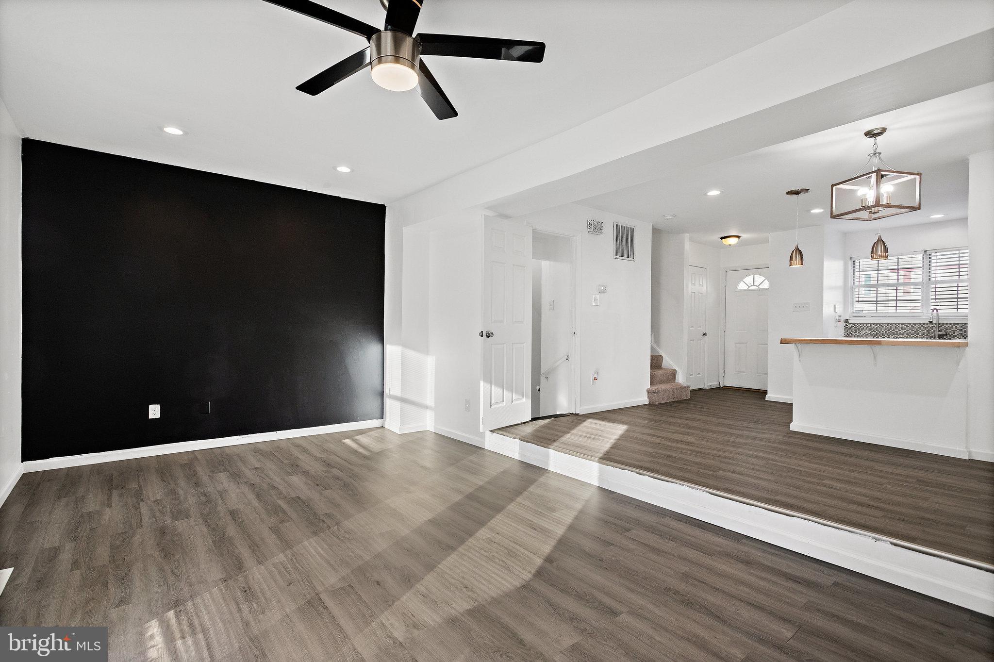 LONDON WOODS - Residential Lease