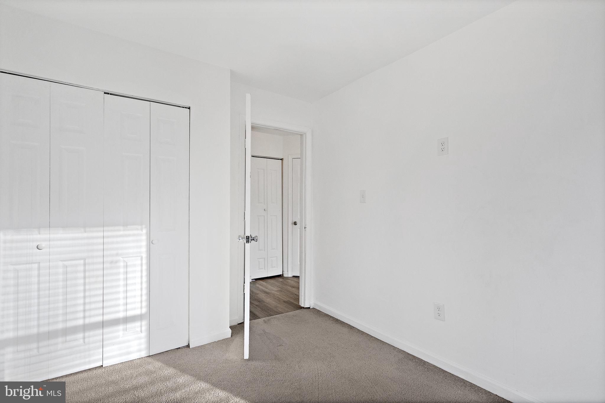 LONDON WOODS - Residential Lease