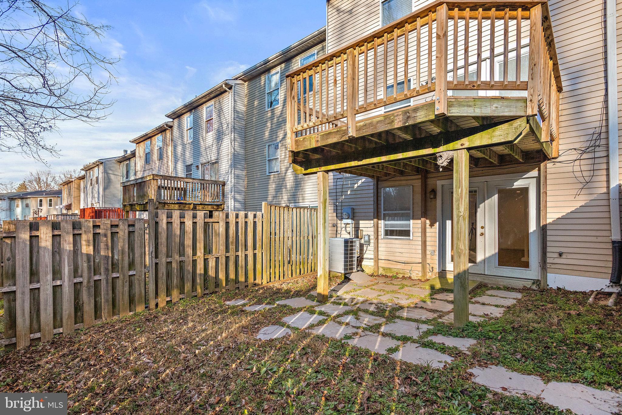 LONDON WOODS - Residential Lease