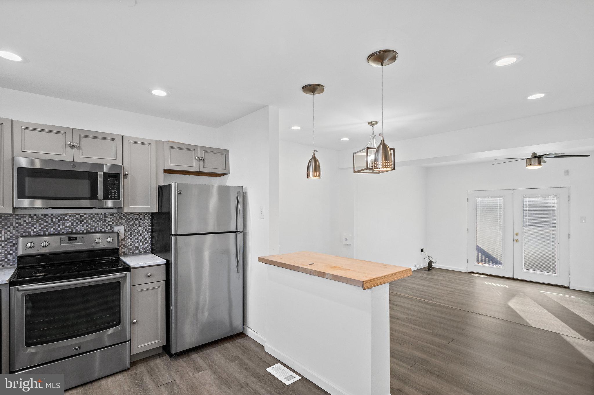 LONDON WOODS - Residential Lease