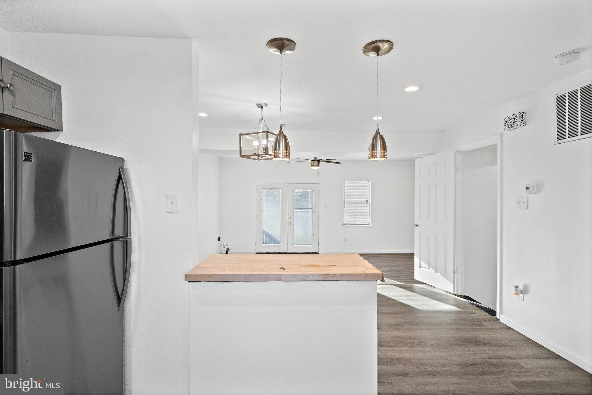 LONDON WOODS - Residential Lease