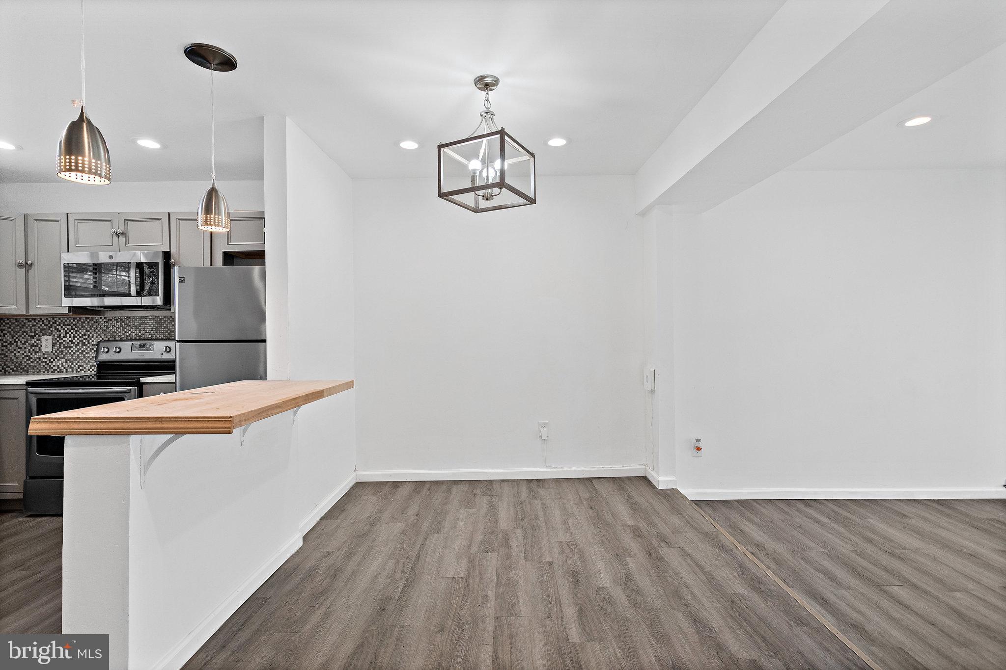 LONDON WOODS - Residential Lease