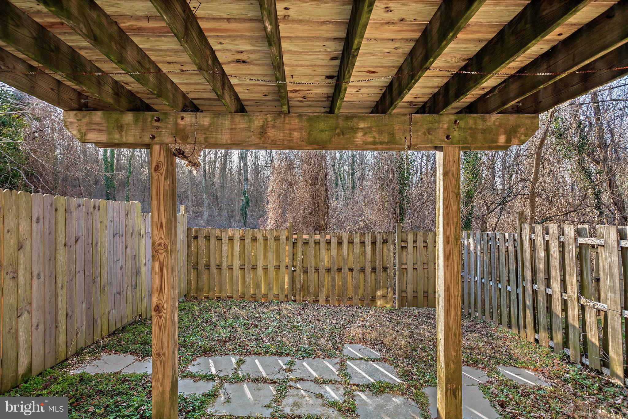 LONDON WOODS - Residential Lease