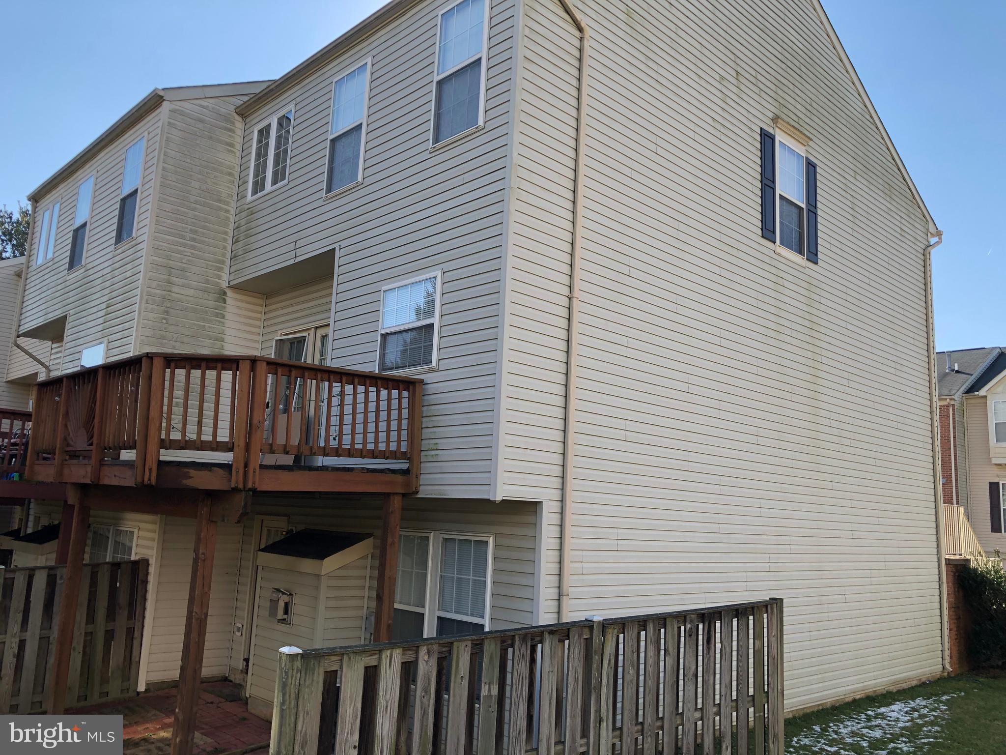 CLOVERLEAF TOWNHOMES - Residential Lease