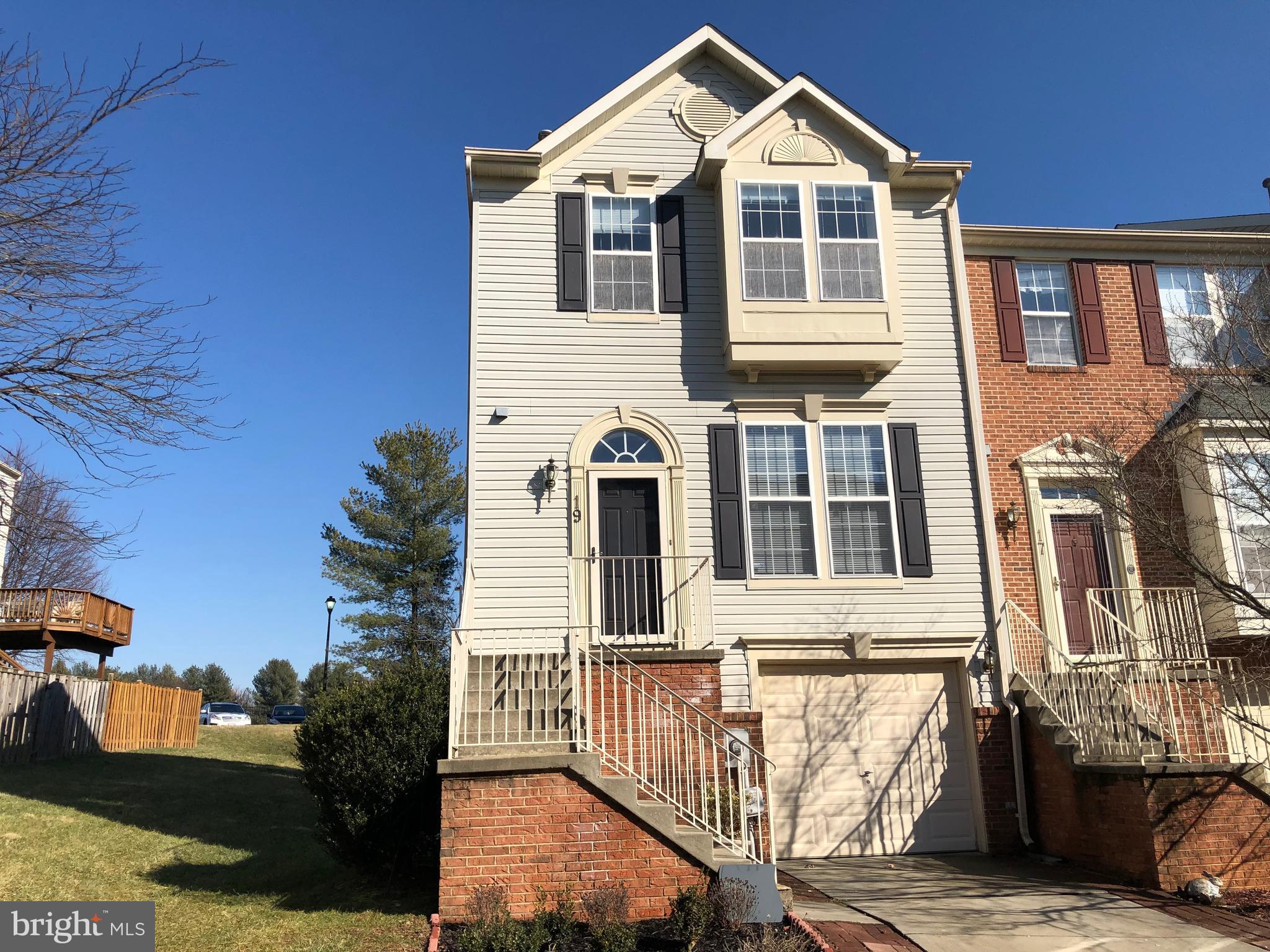 CLOVERLEAF TOWNHOMES - Residential Lease