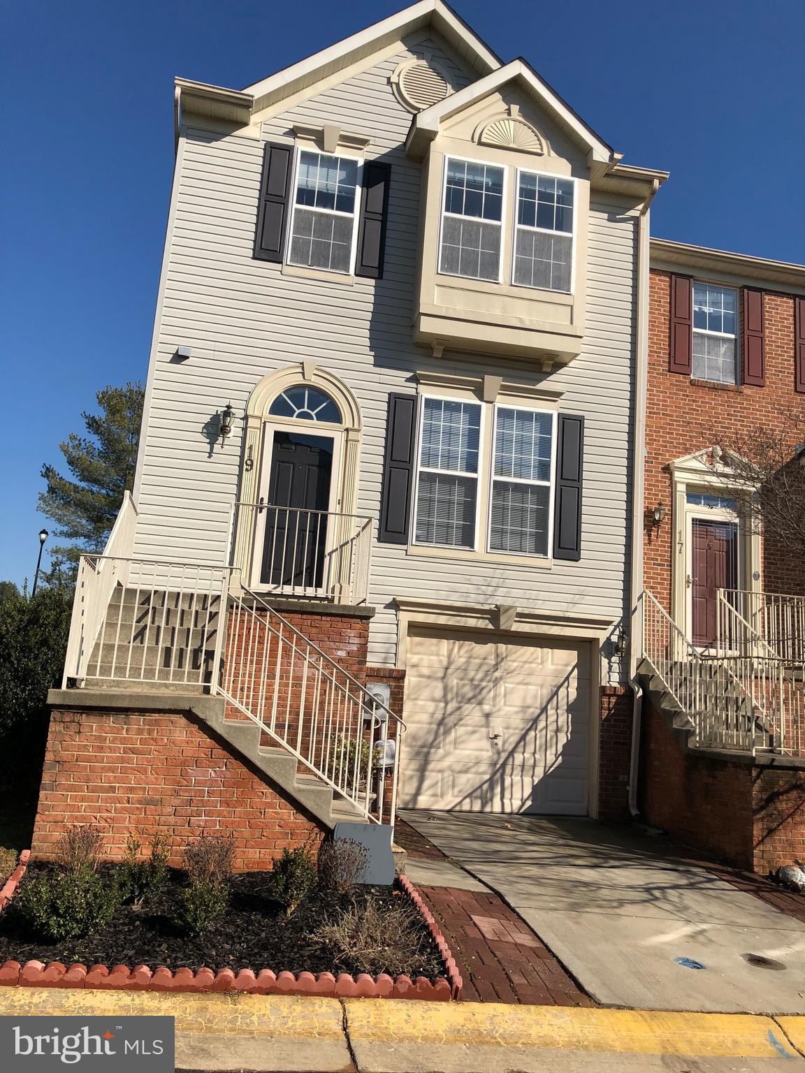 CLOVERLEAF TOWNHOMES - Residential Lease