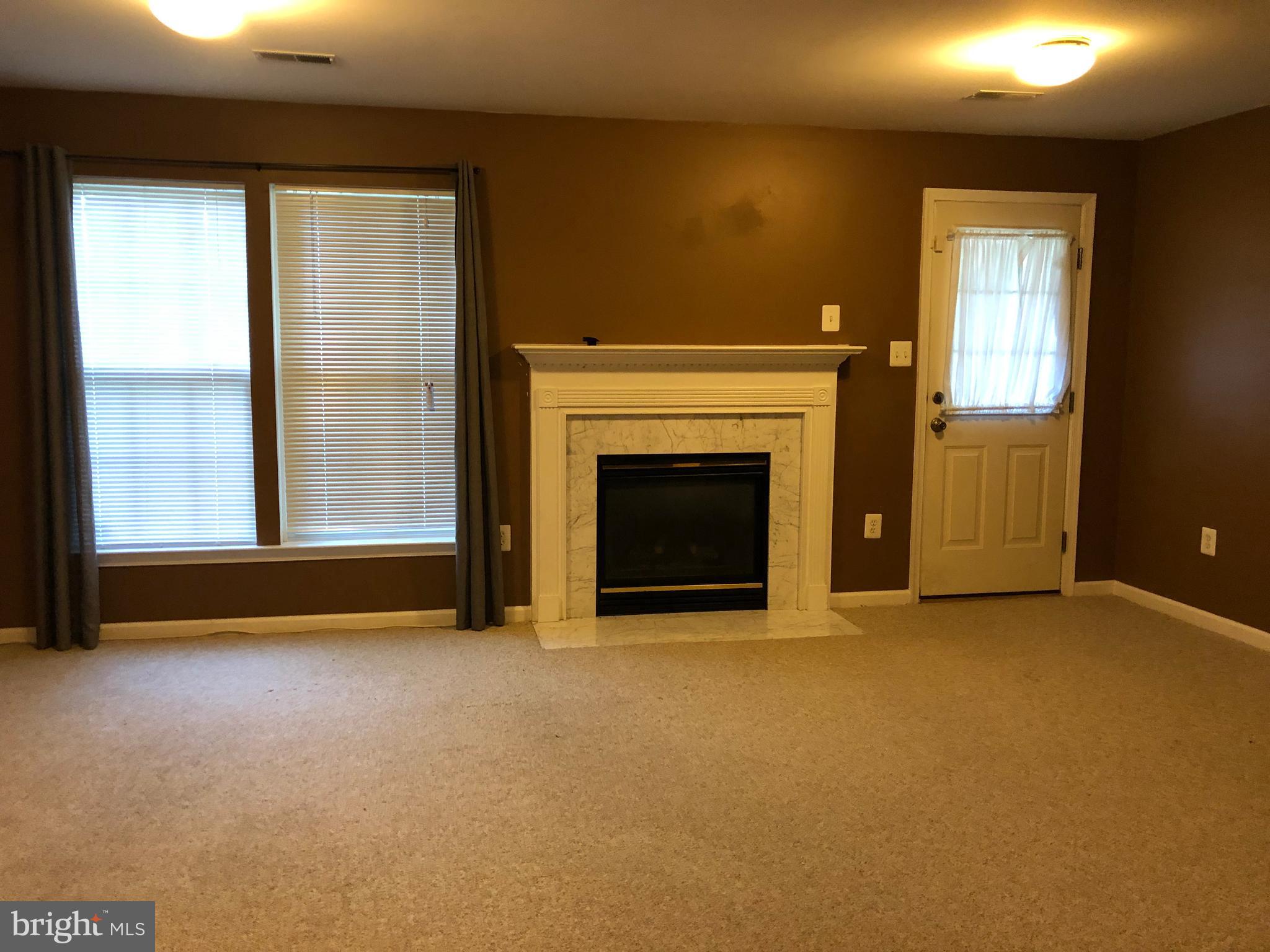 CLOVERLEAF TOWNHOMES - Residential Lease