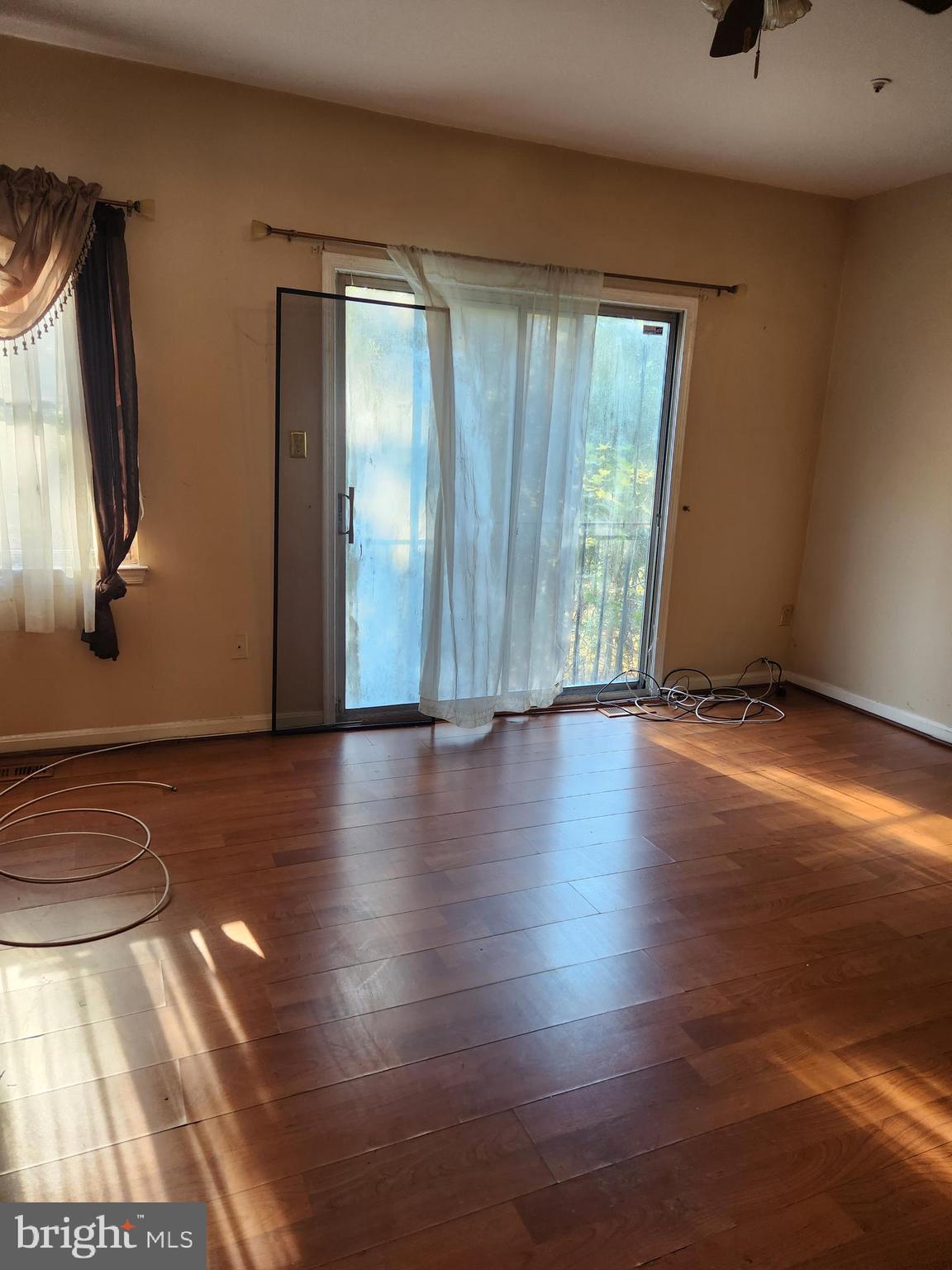 LONDON WOODS - Residential