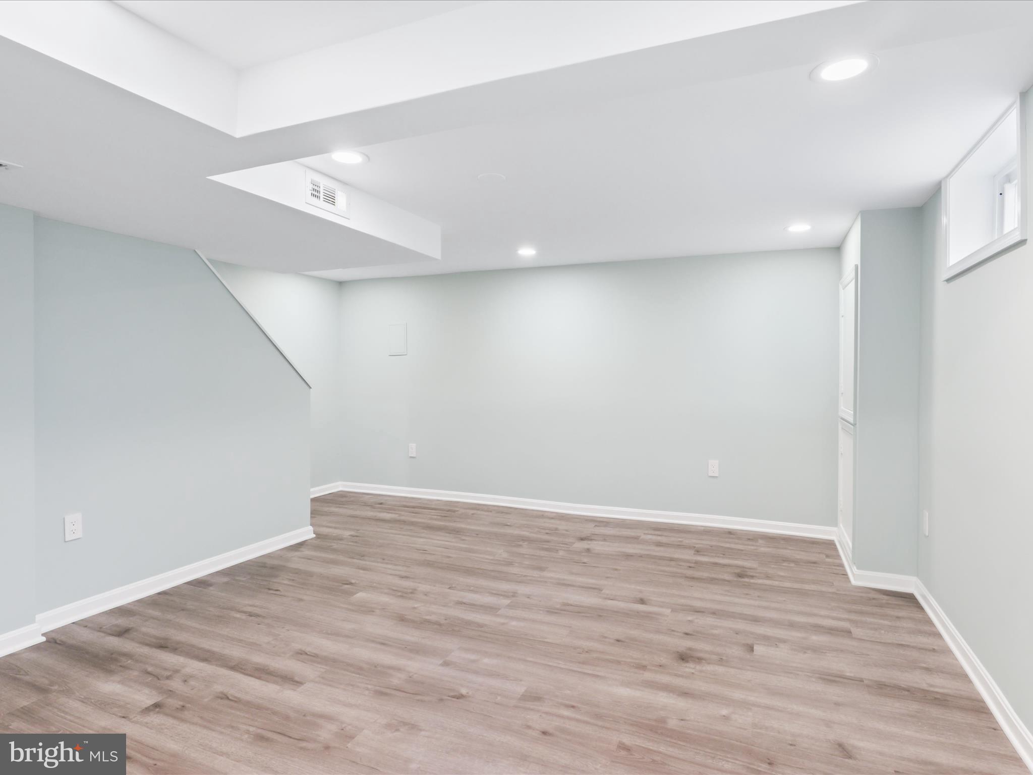 HUNTINGTON - Residential Lease