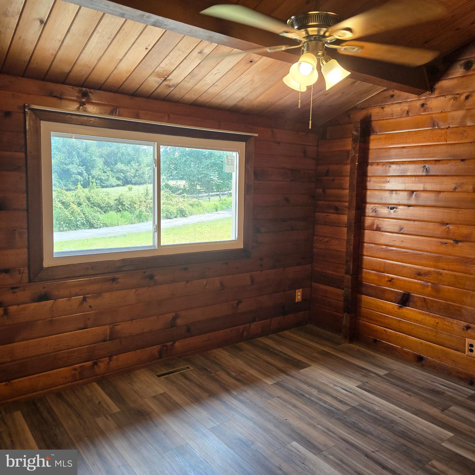 CLARKSVILLE HUNT - Residential Lease