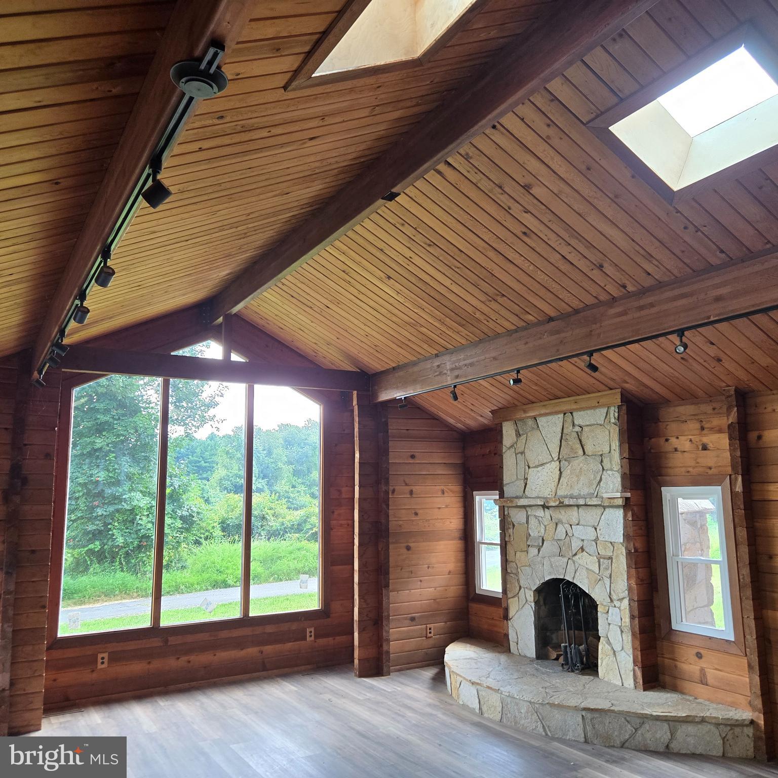 CLARKSVILLE HUNT - Residential Lease