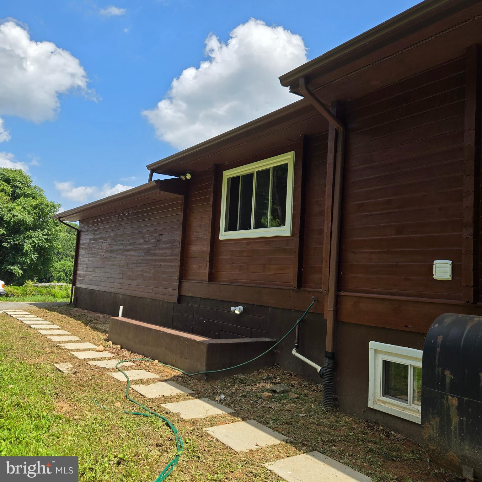 5545 BROADWATER LANE
