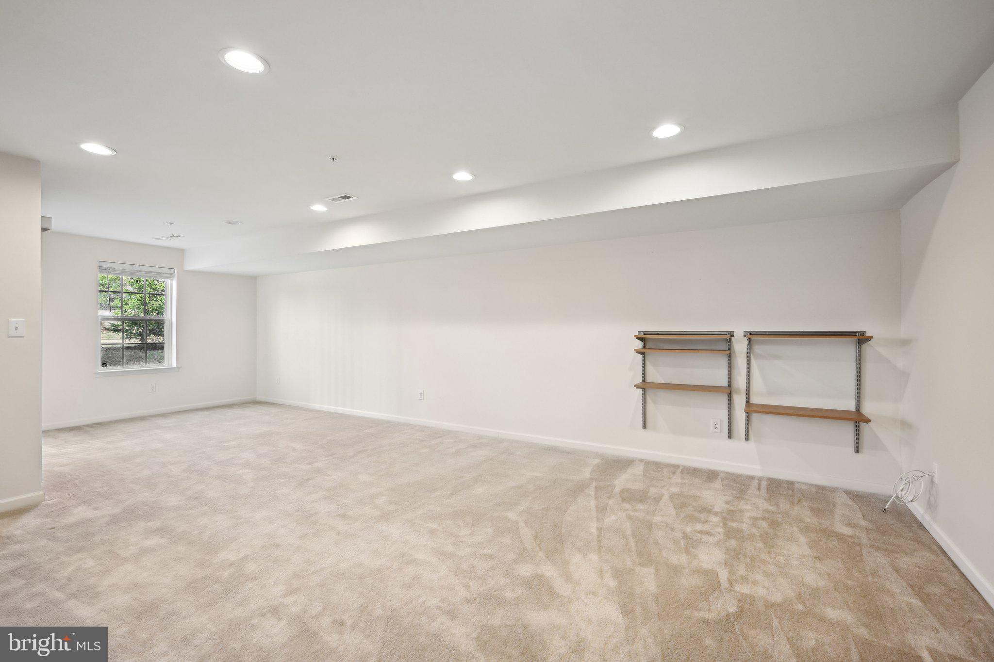 HIGH GROVE - Residential