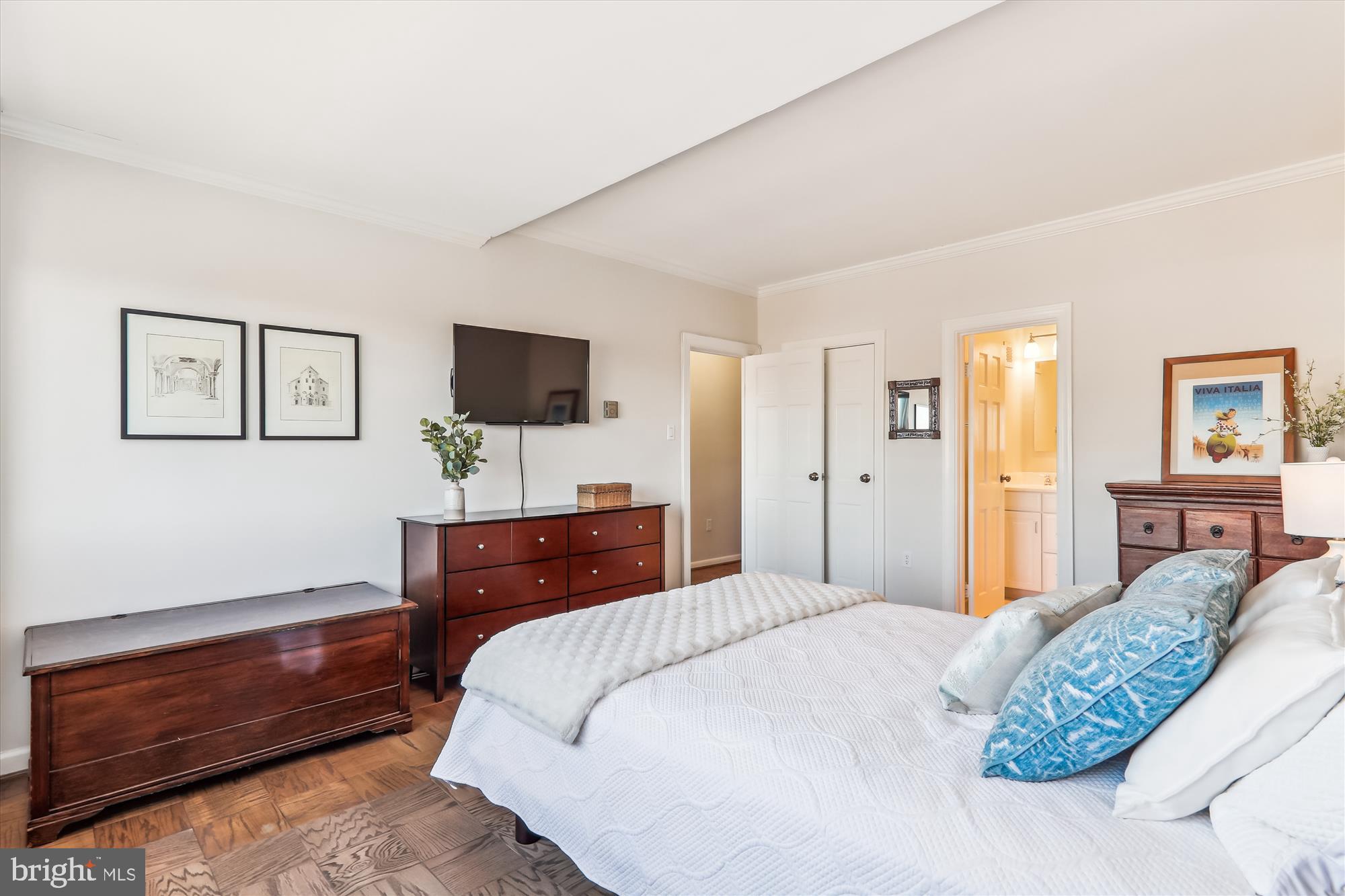 4720 CHEVY CHASE DR - Residential