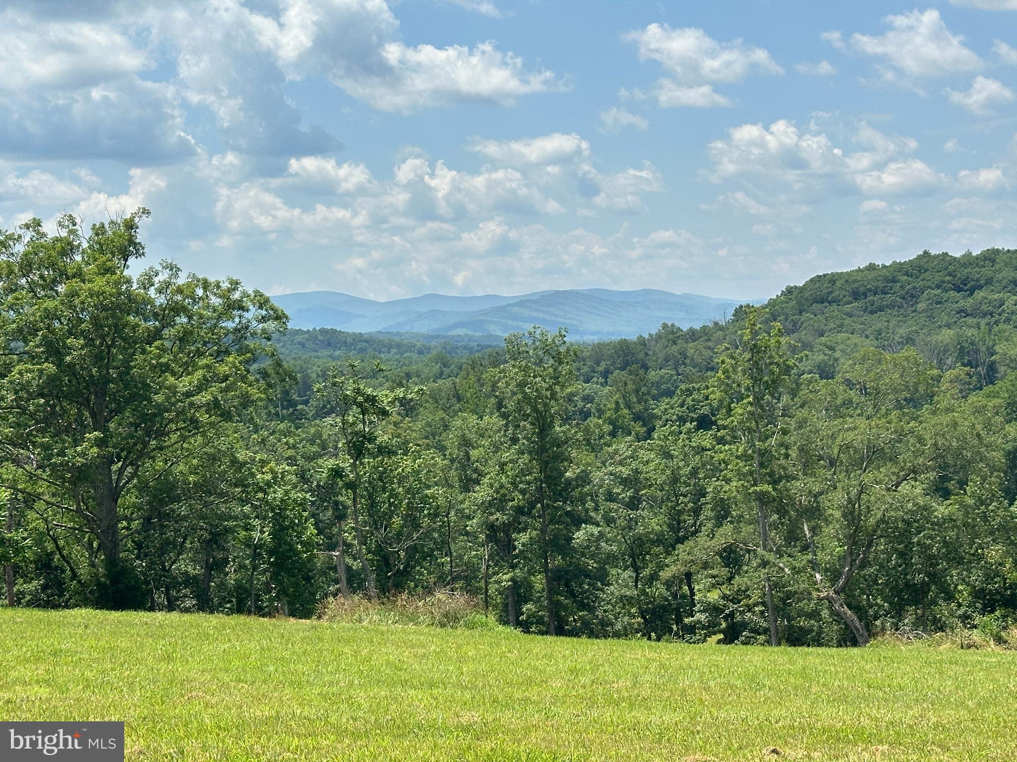 72 ACRES ON THE CACAPON RIVER