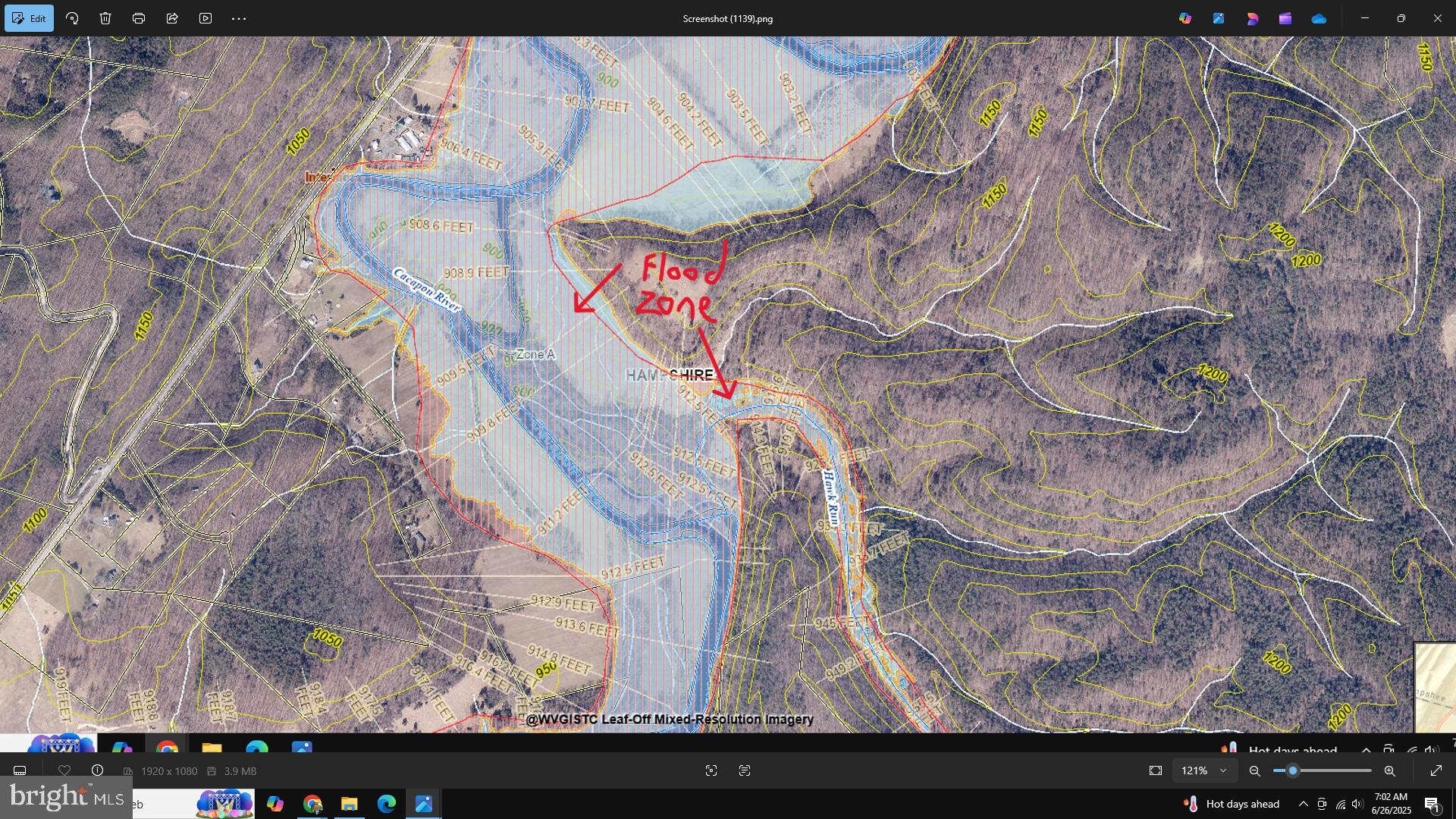 Main image without alt text