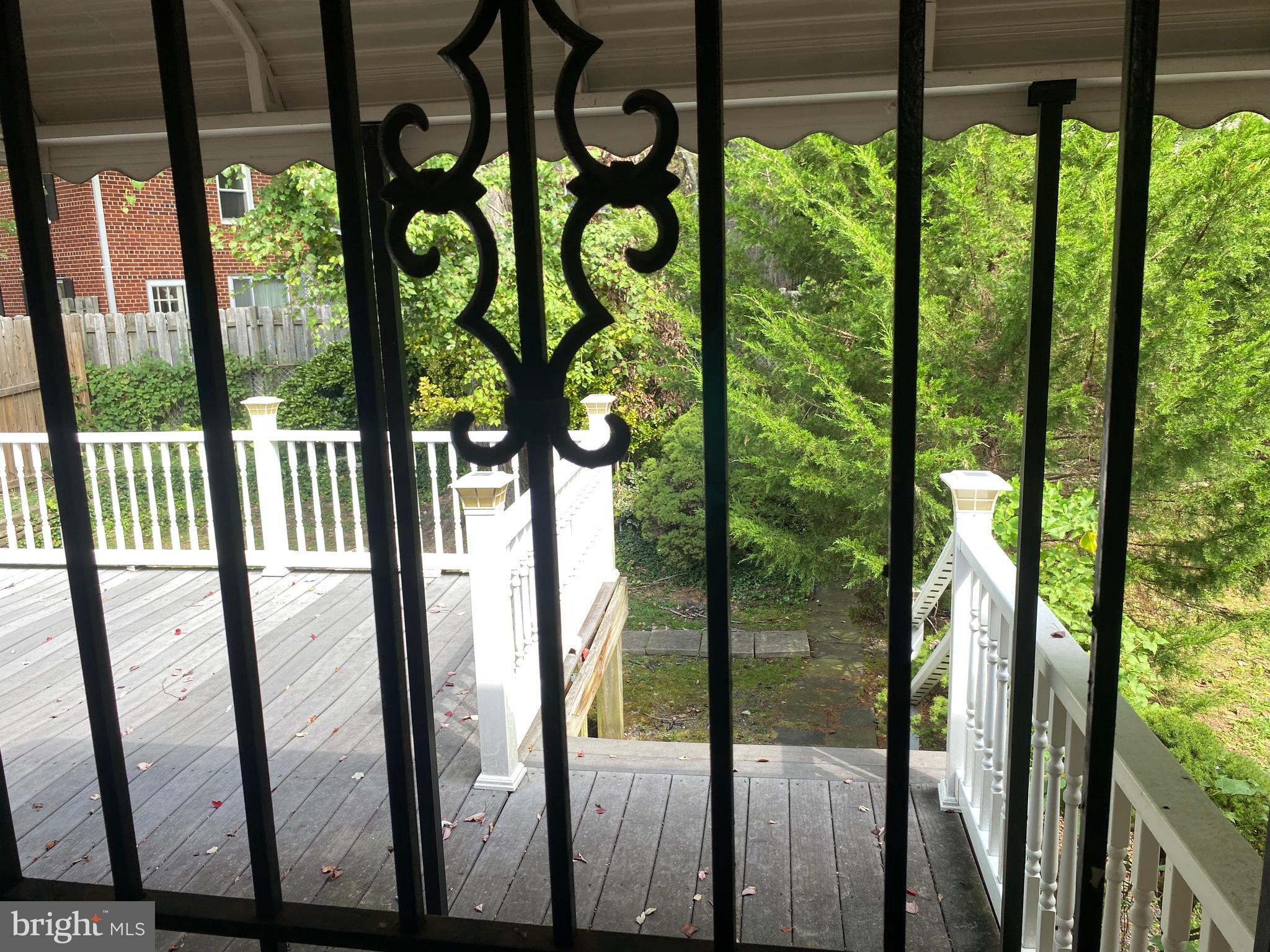 WHITES RAVENWOOD PARK - Residential