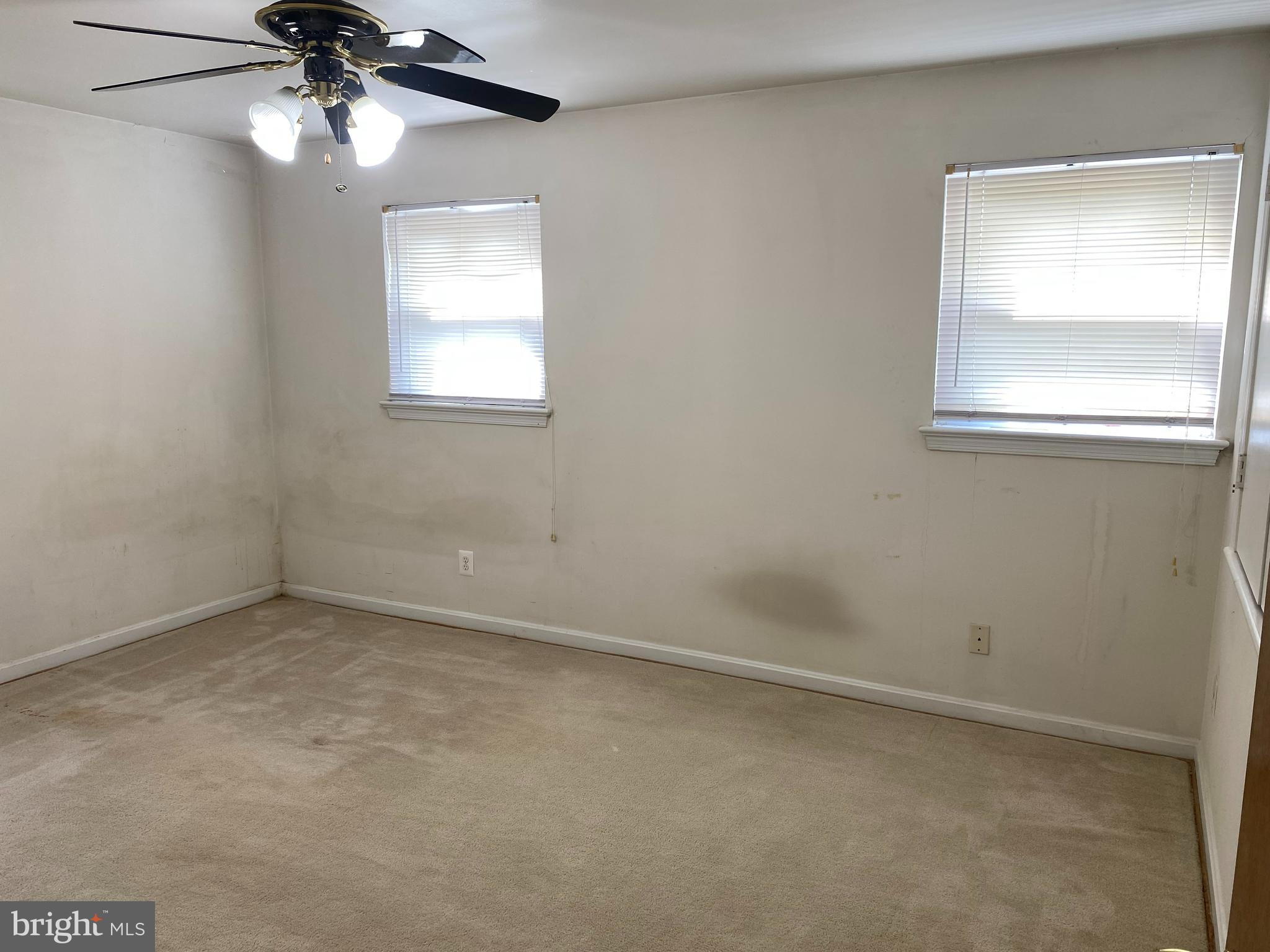 WHITES RAVENWOOD PARK - Residential