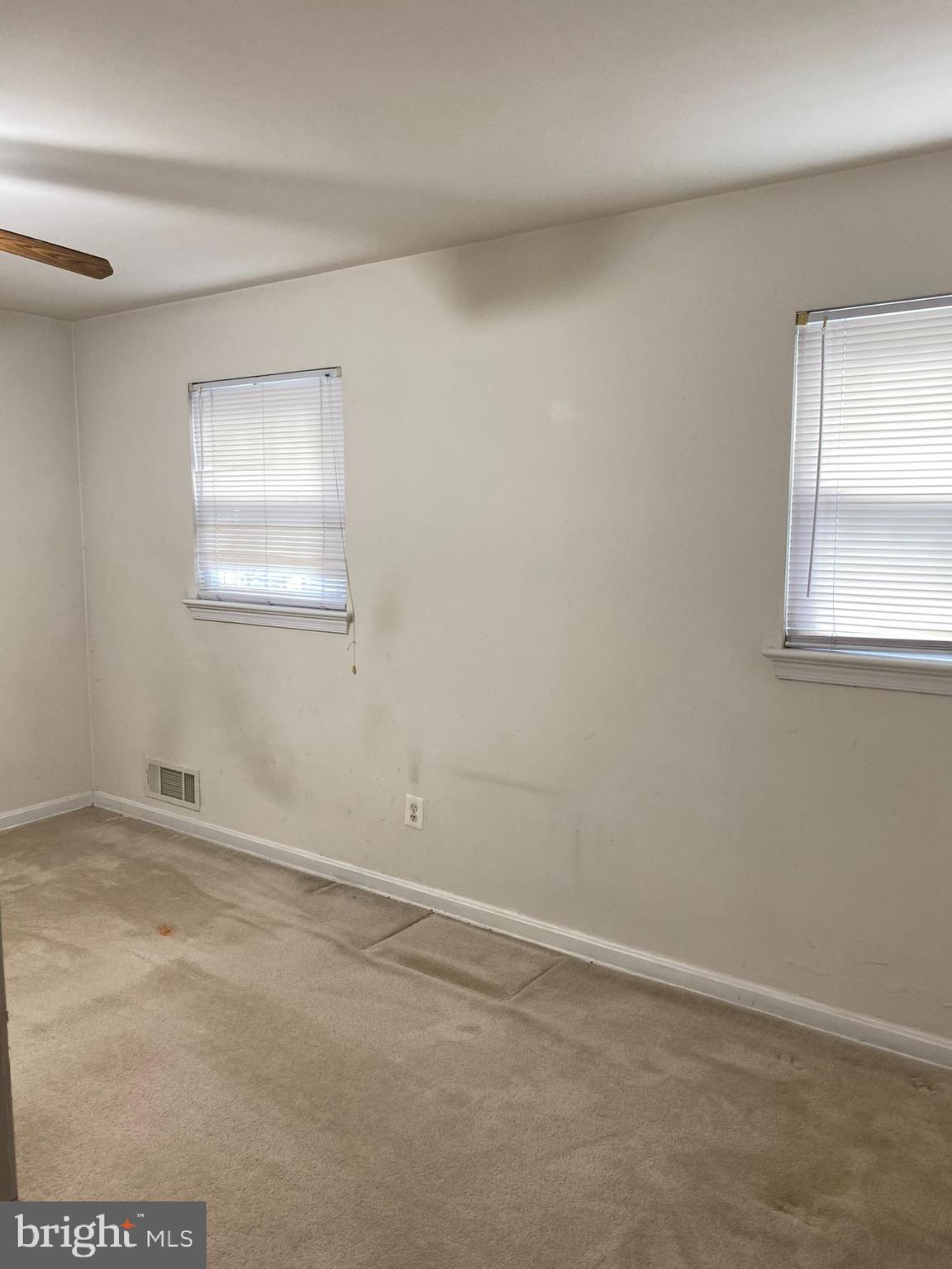 WHITES RAVENWOOD PARK - Residential