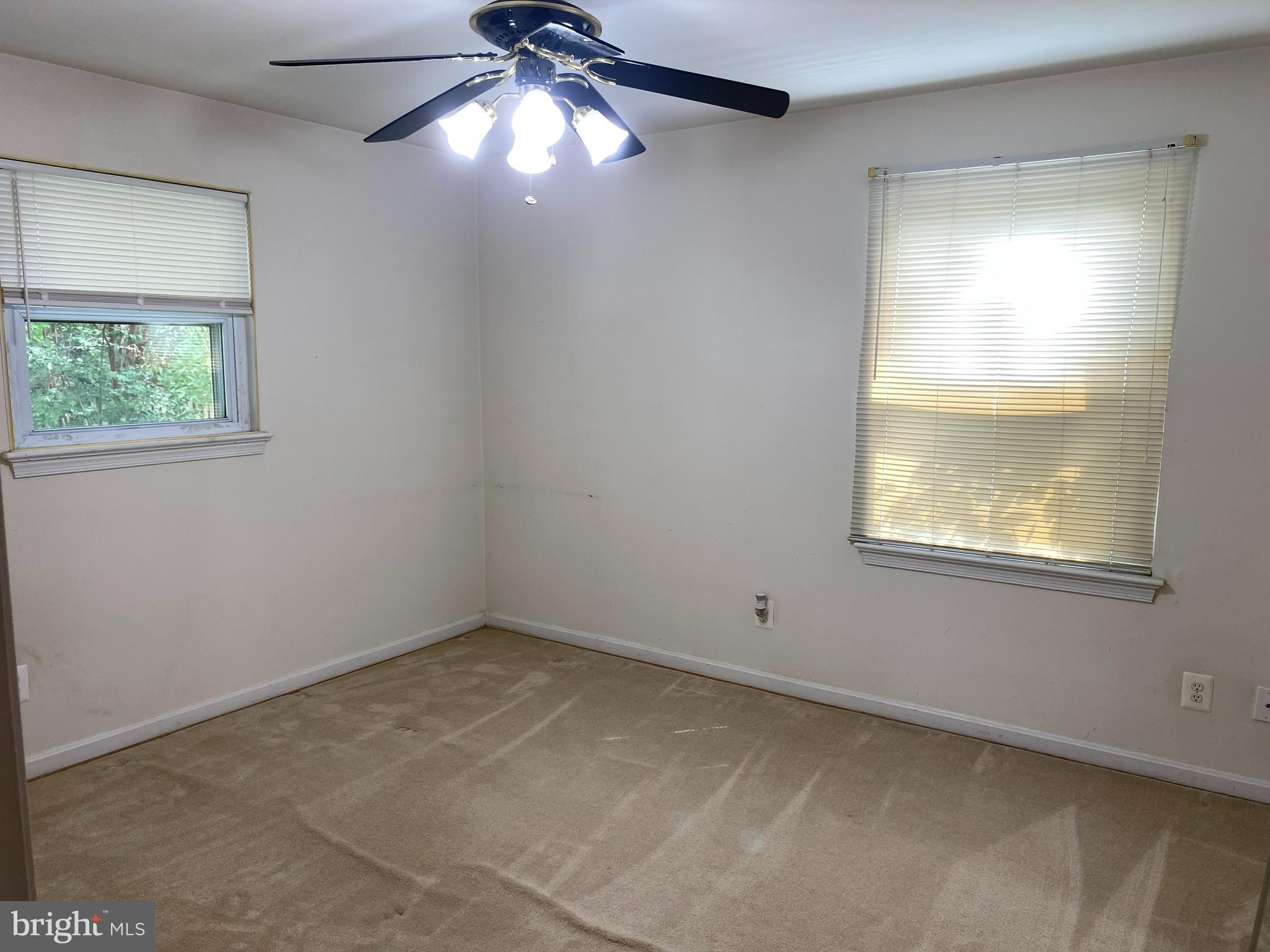 WHITES RAVENWOOD PARK - Residential